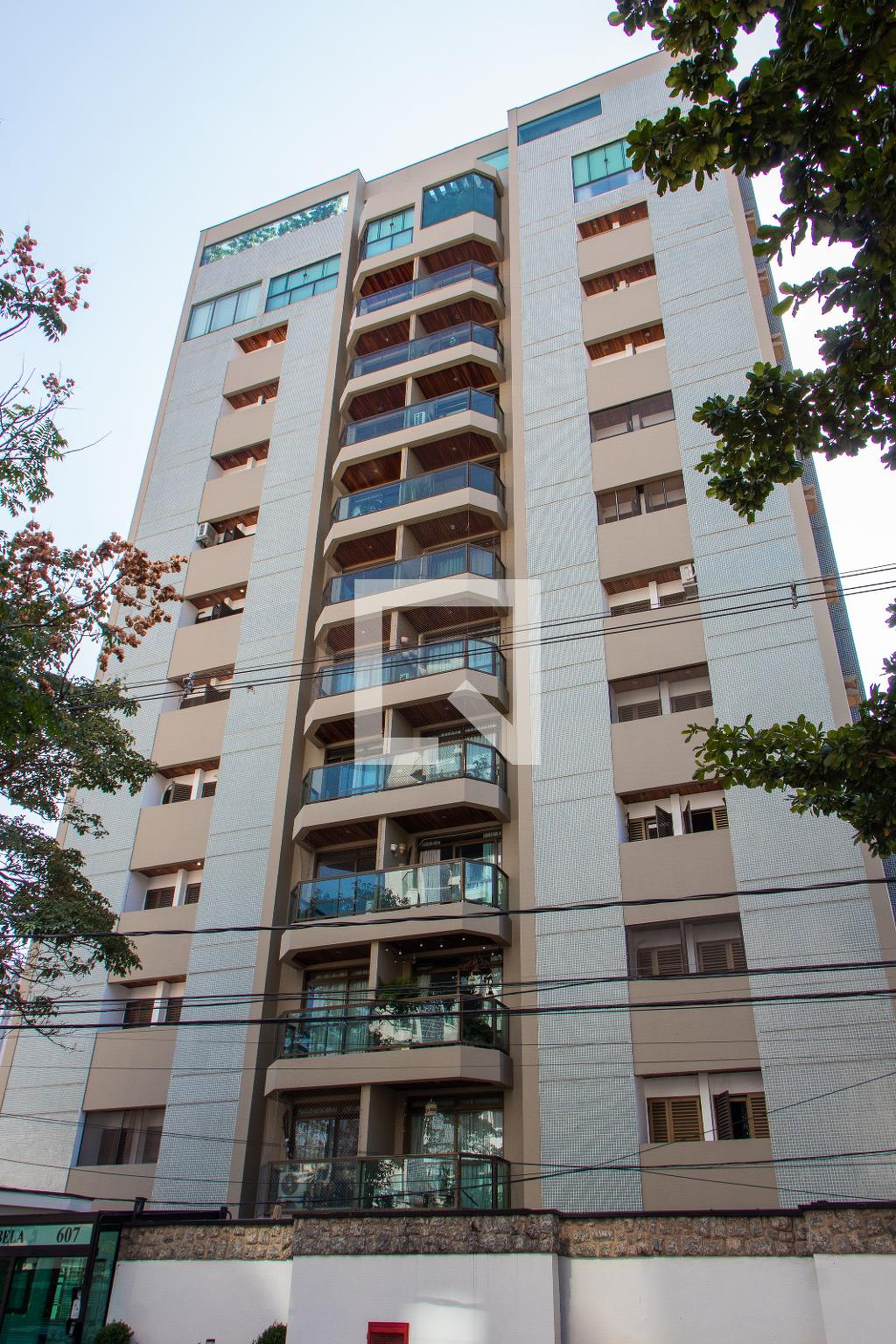 FACHADA Condomínio em Rua dos Bandeirantes, 607