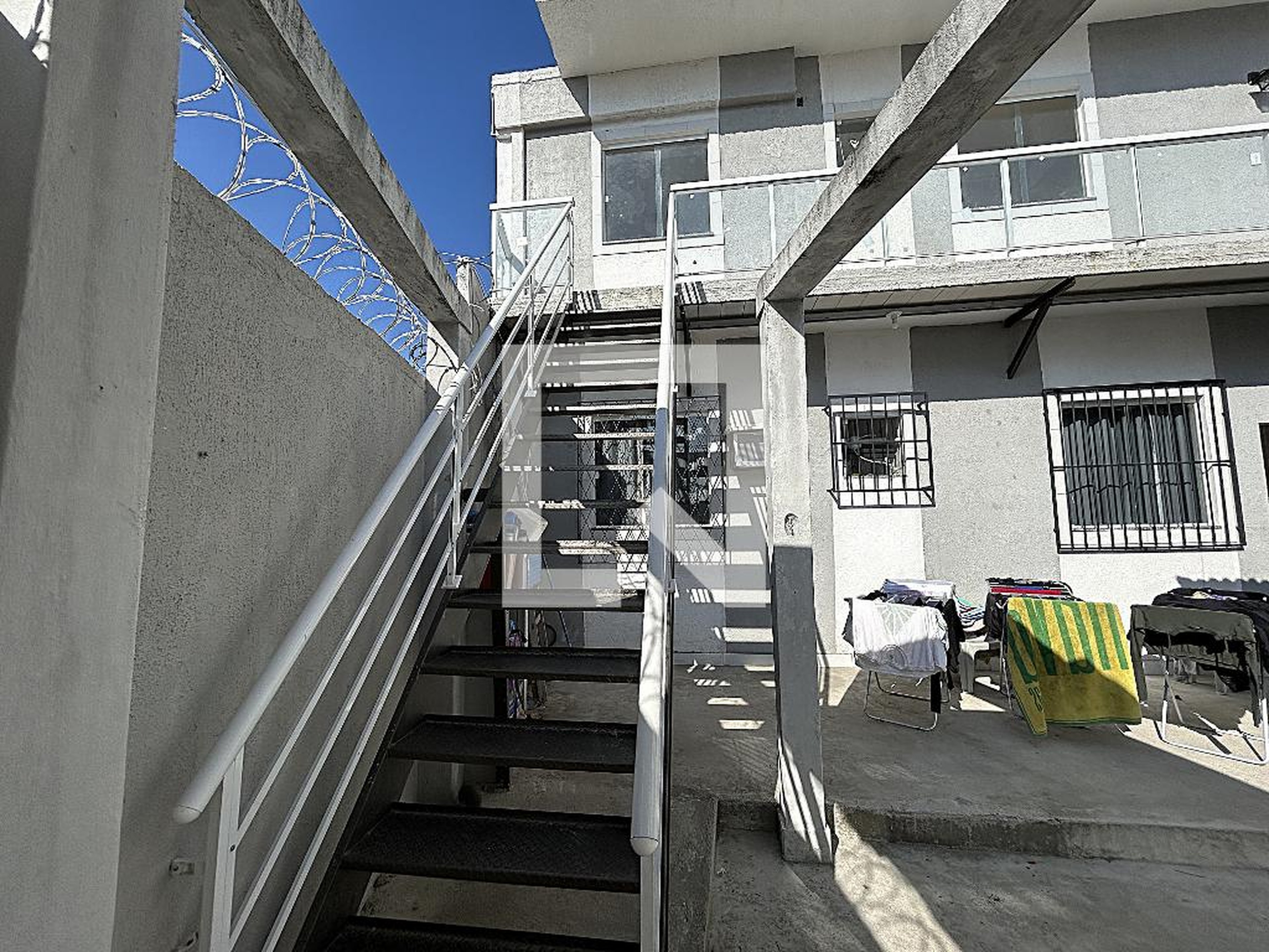 Fachada Condomínio em Rua Amália, 36