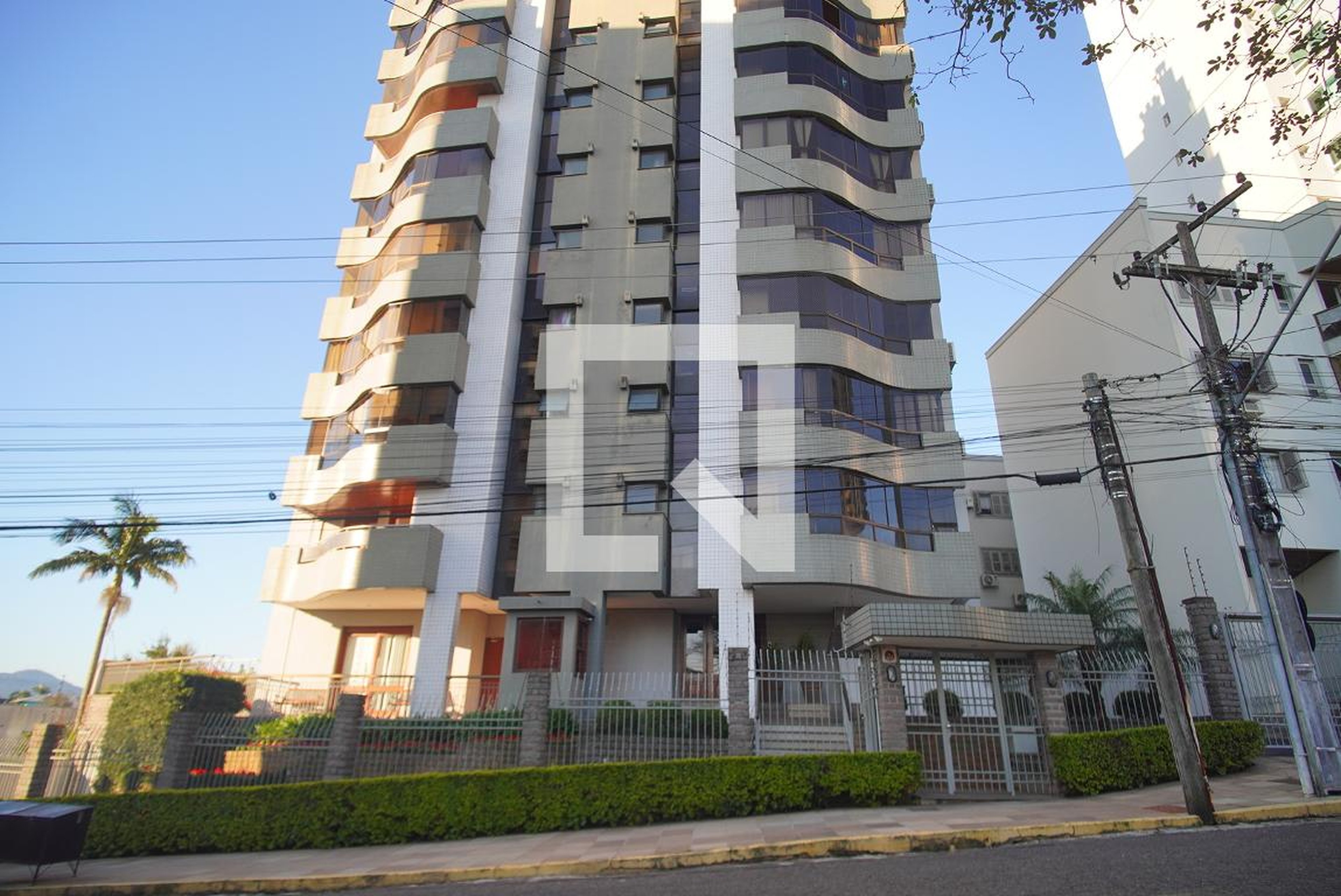 Fachada Condomínio em Rua São Francisco de Paula, 81