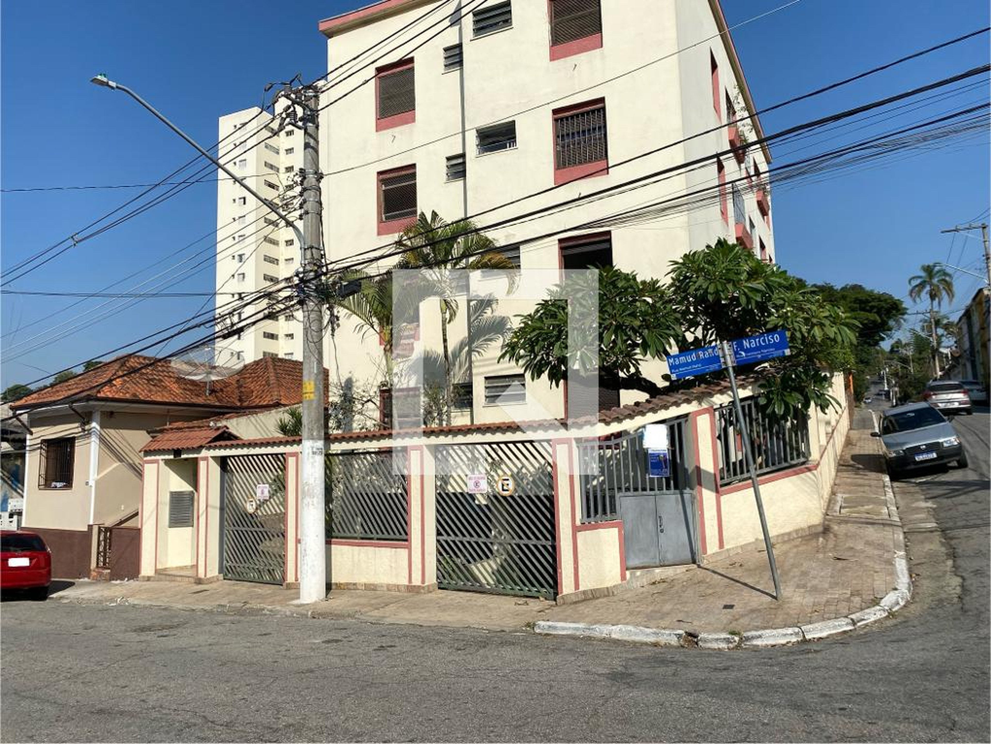 Fachada Condomínio em Rua Mamud Rahd, 147