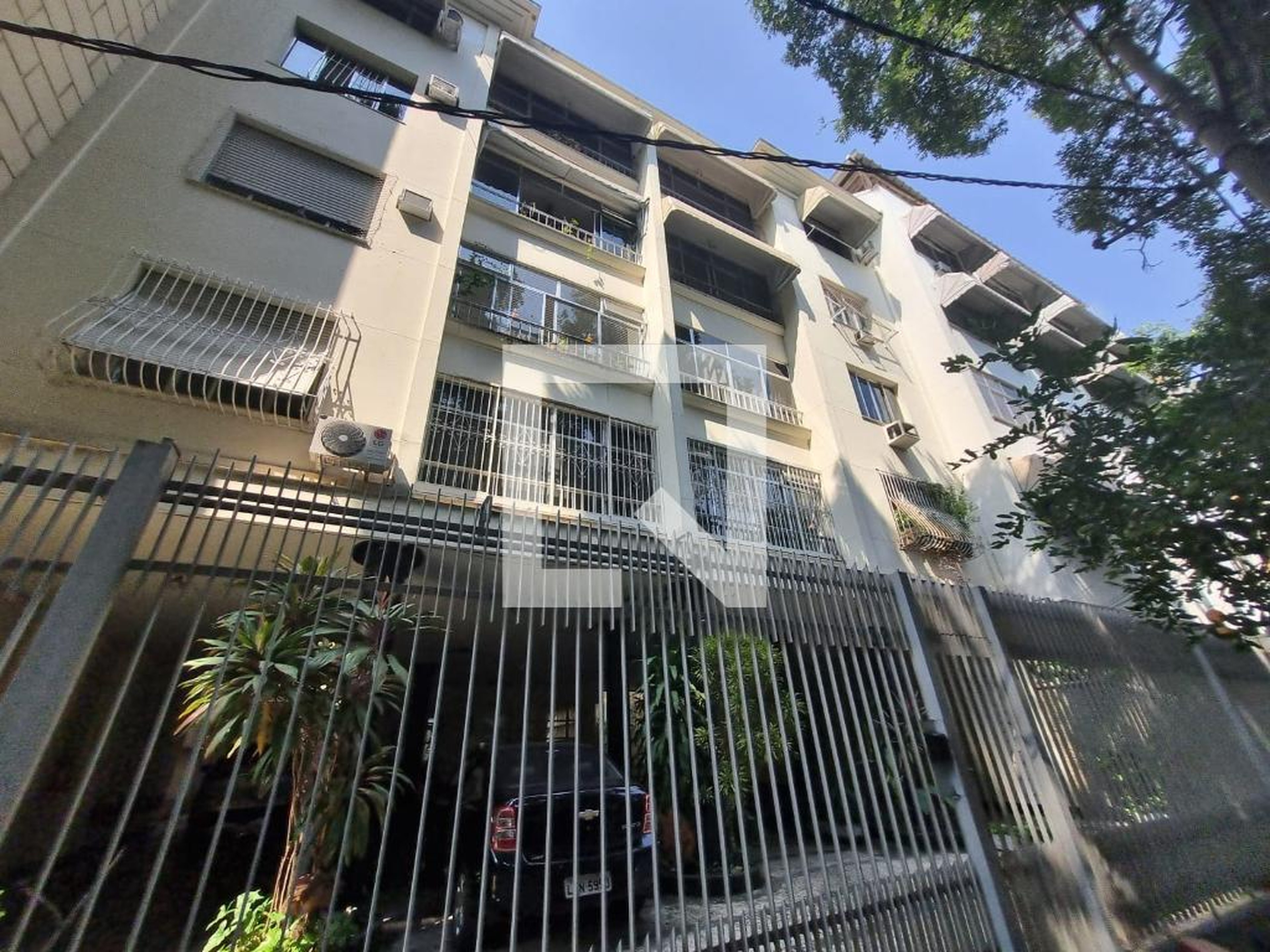 Fachada Condomínio em Rua Visconde de Figueiredo, 32