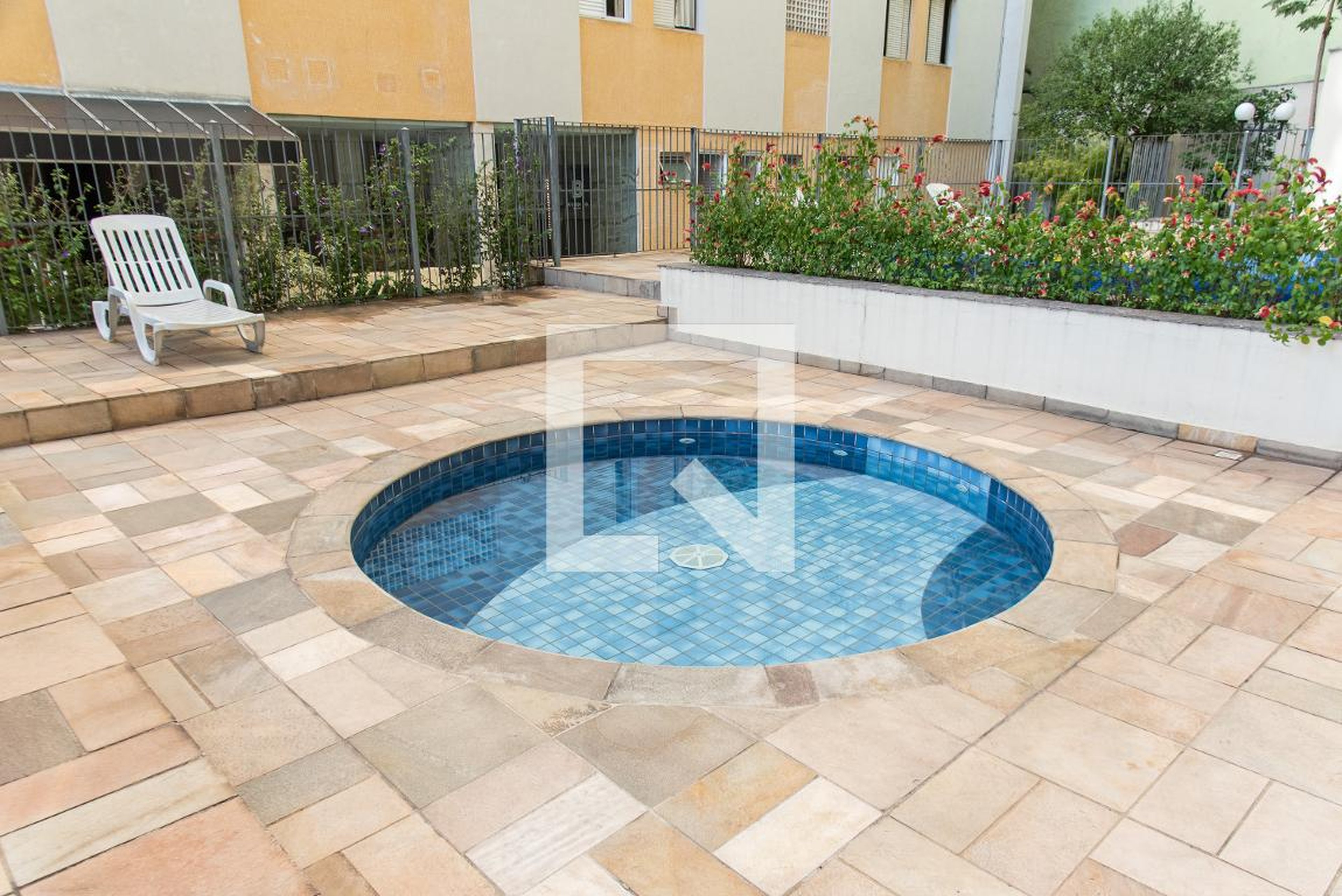 Piscina infantil - Edifício Bueno de Andrade