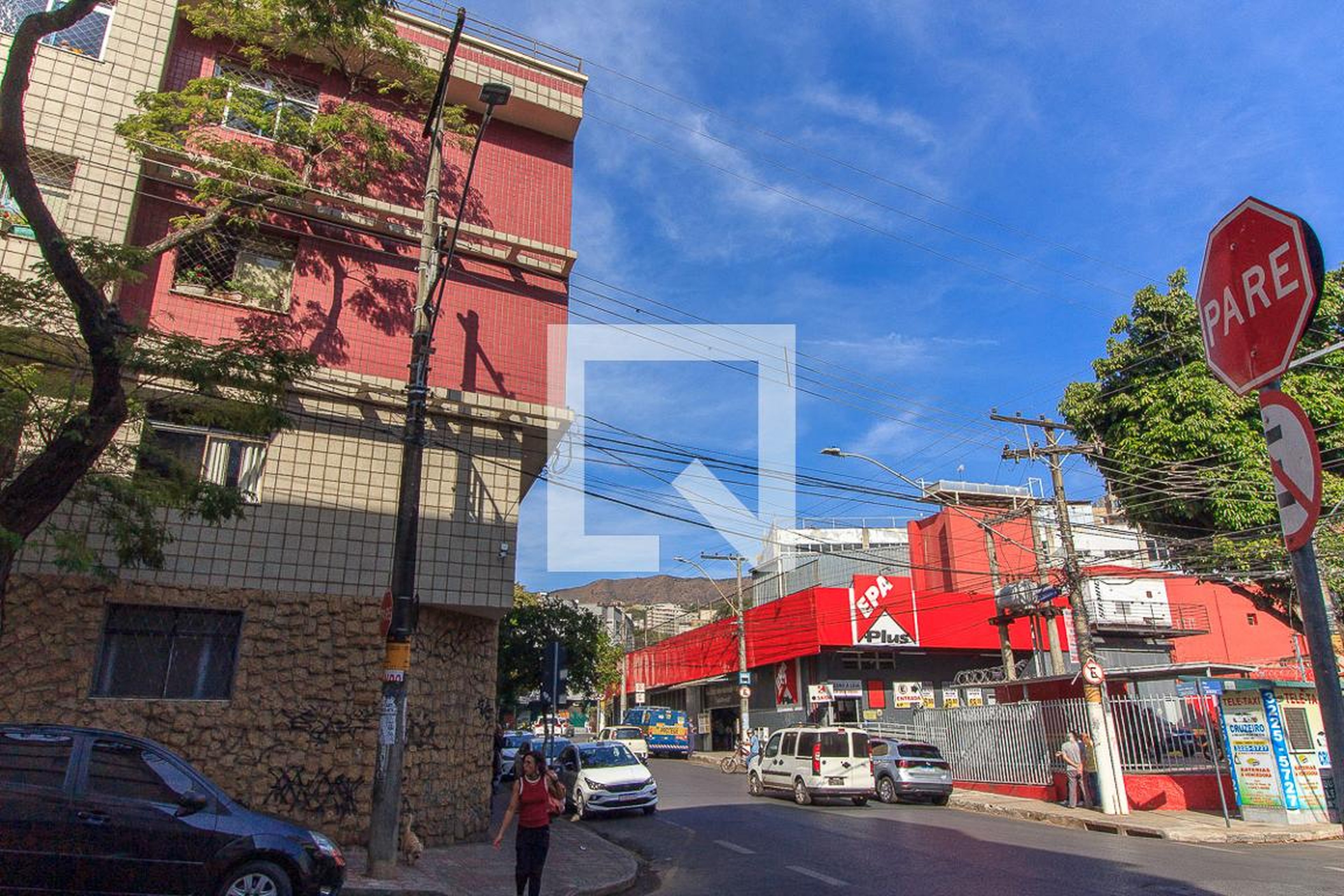 Fachada Condomínio em Rua Albita, 639