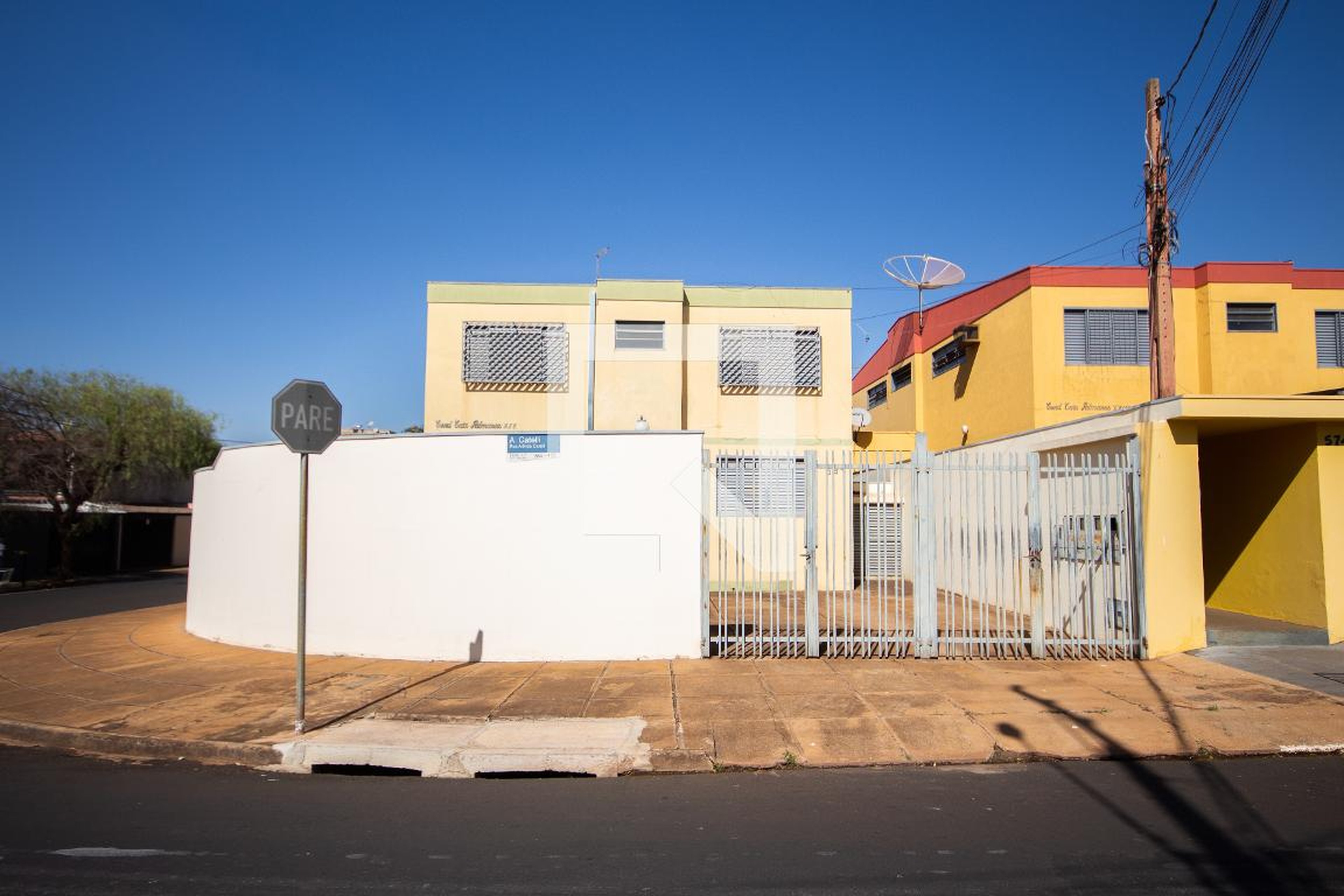 Fachada do Prédio Condomínio em Rua Arlindo Catelli, 584