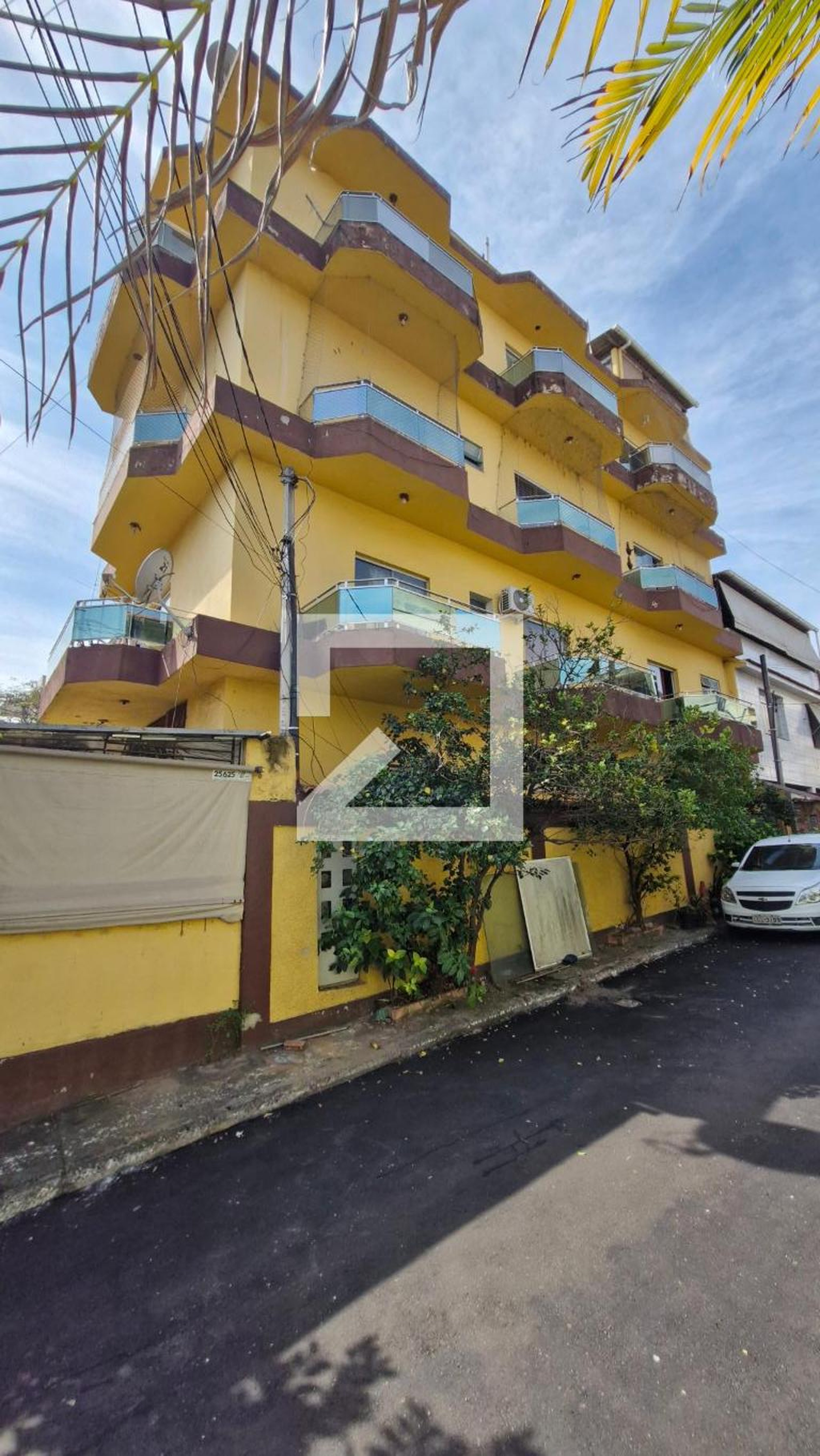 Fachada do Prédio Condomínio em Rua Floriano de Lemos, 28