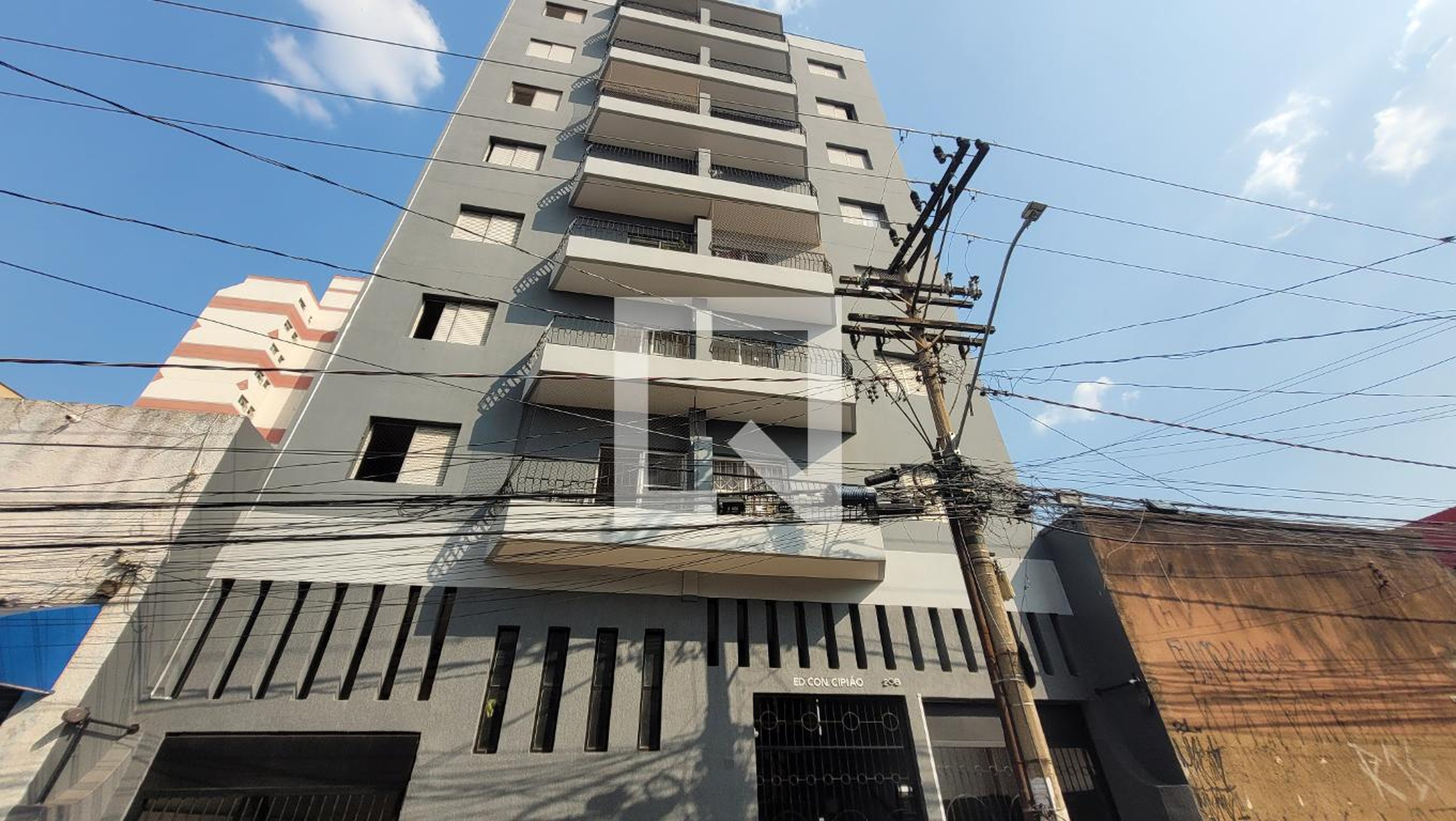 Fachada Condomínio em Rua Cônego Cipião, 208