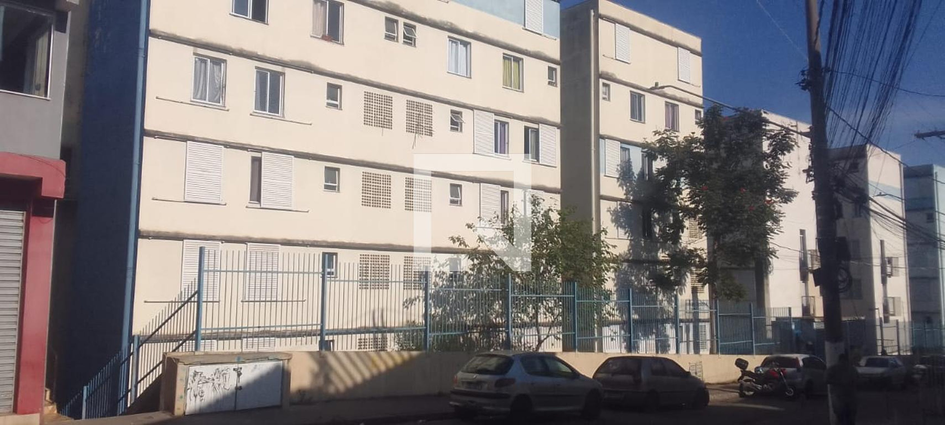 Fachada Condomínio em Rua General Syzeno Sarmento, 181