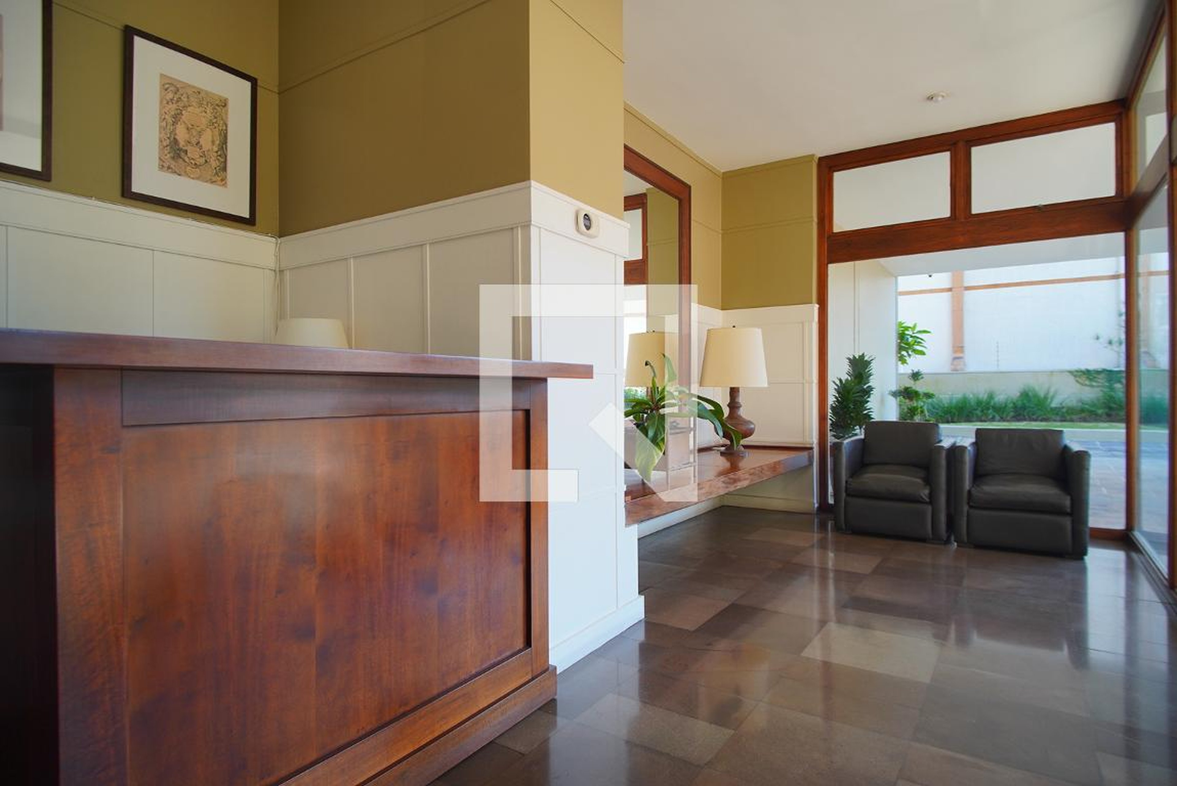 Hall de Entrada Condomínio em Rua Coronel Aurélio Bitencourt, 45