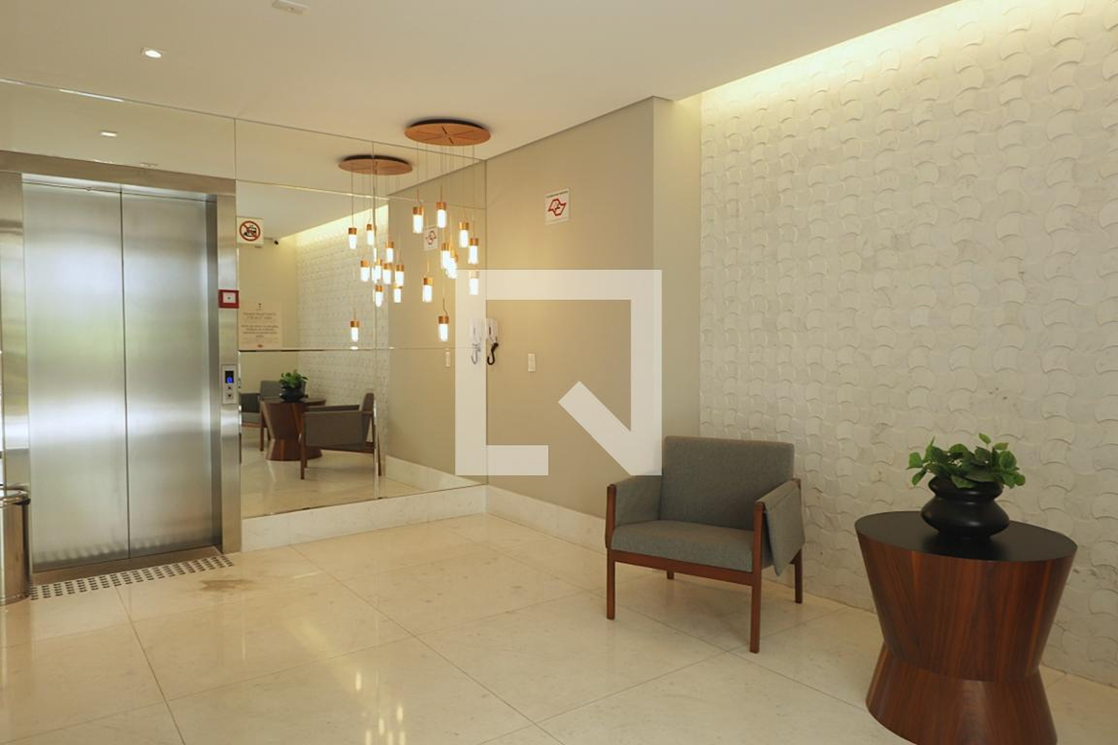 Hall de entrada - Palmer 683 by Helbor