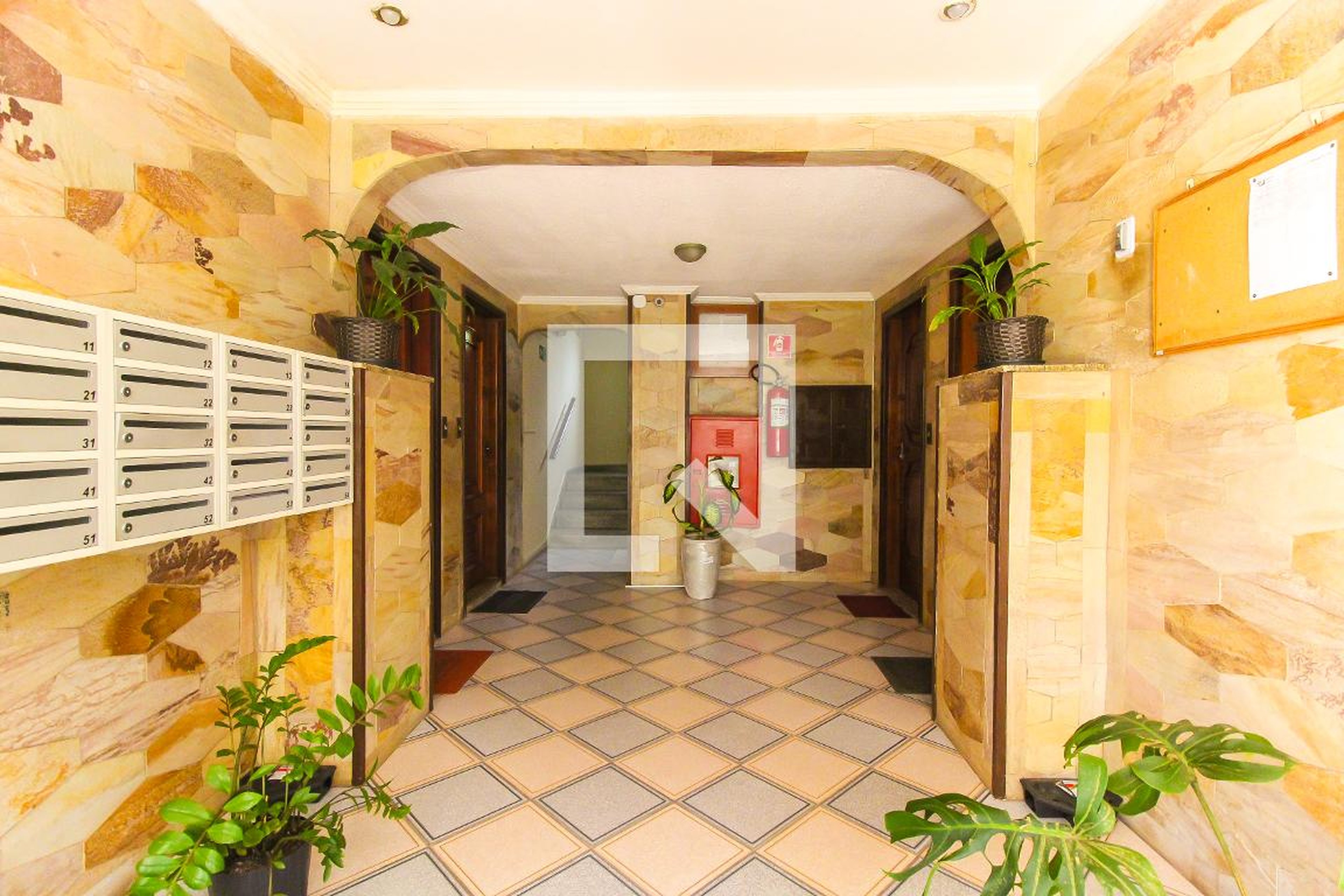 Hall - Alamandas 2A