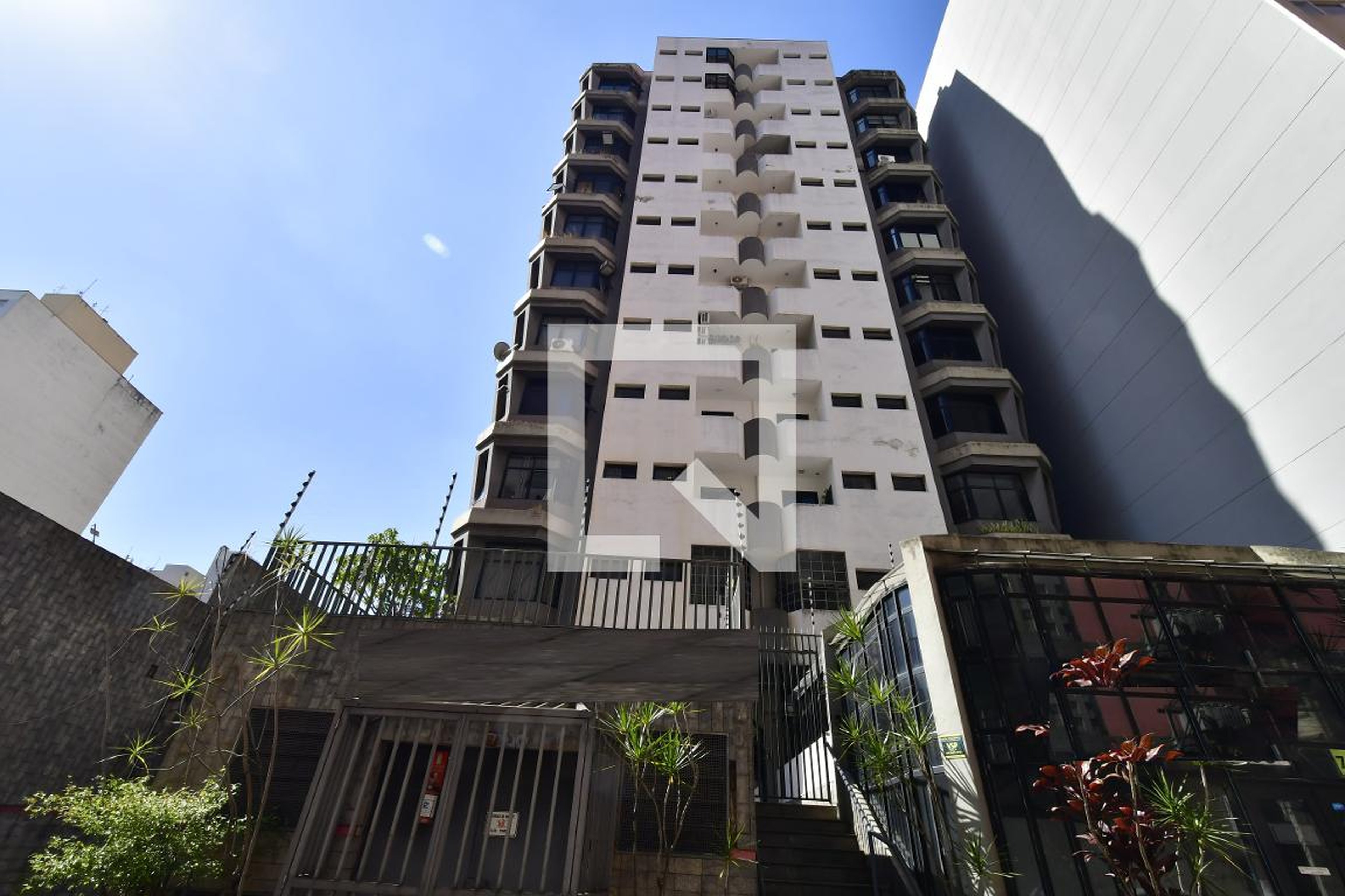 Fachada Condomínio em Rua Doutor Quirino, 734