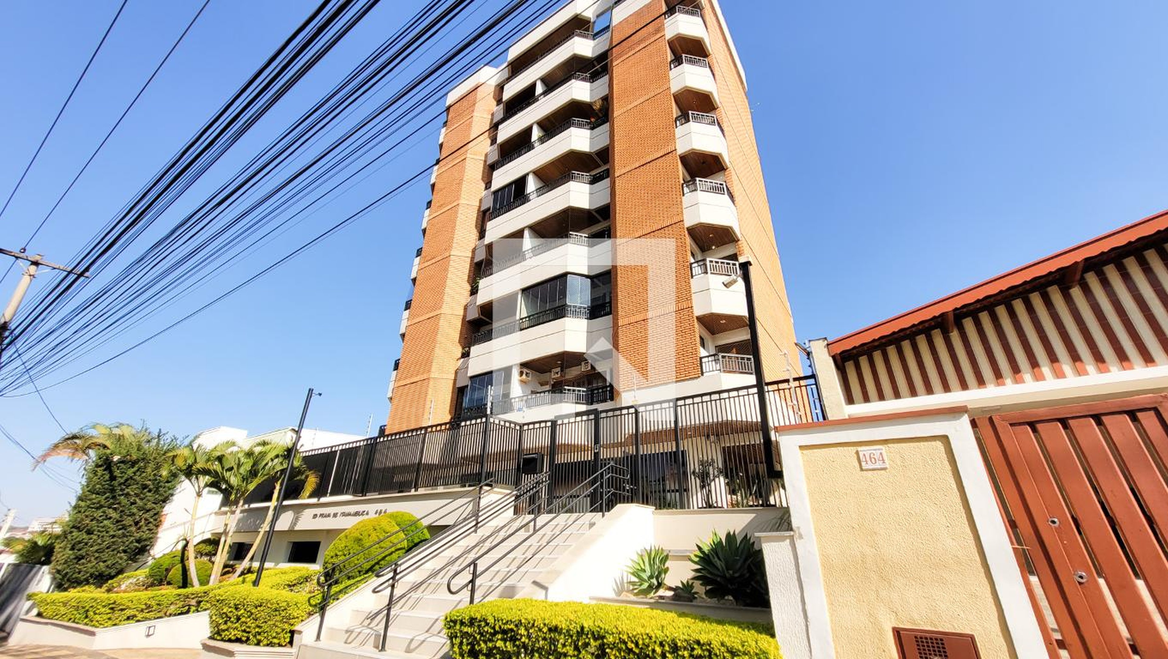 Fachada Condomínio em Rua Dom Lino Deodato Rodrigues de Carvalho, 484