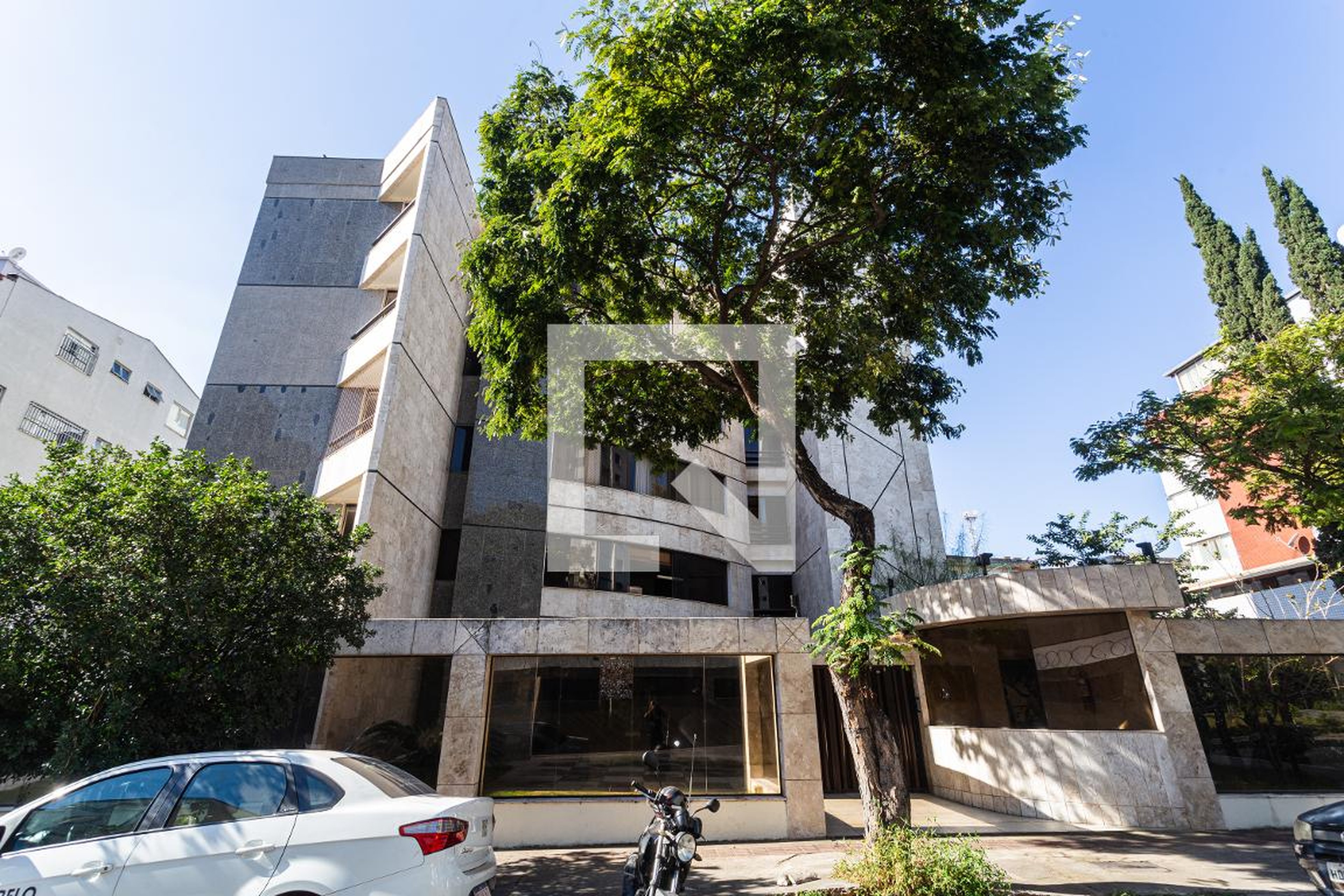 Fachada Condomínio em Rua Flor de Guambé, 113