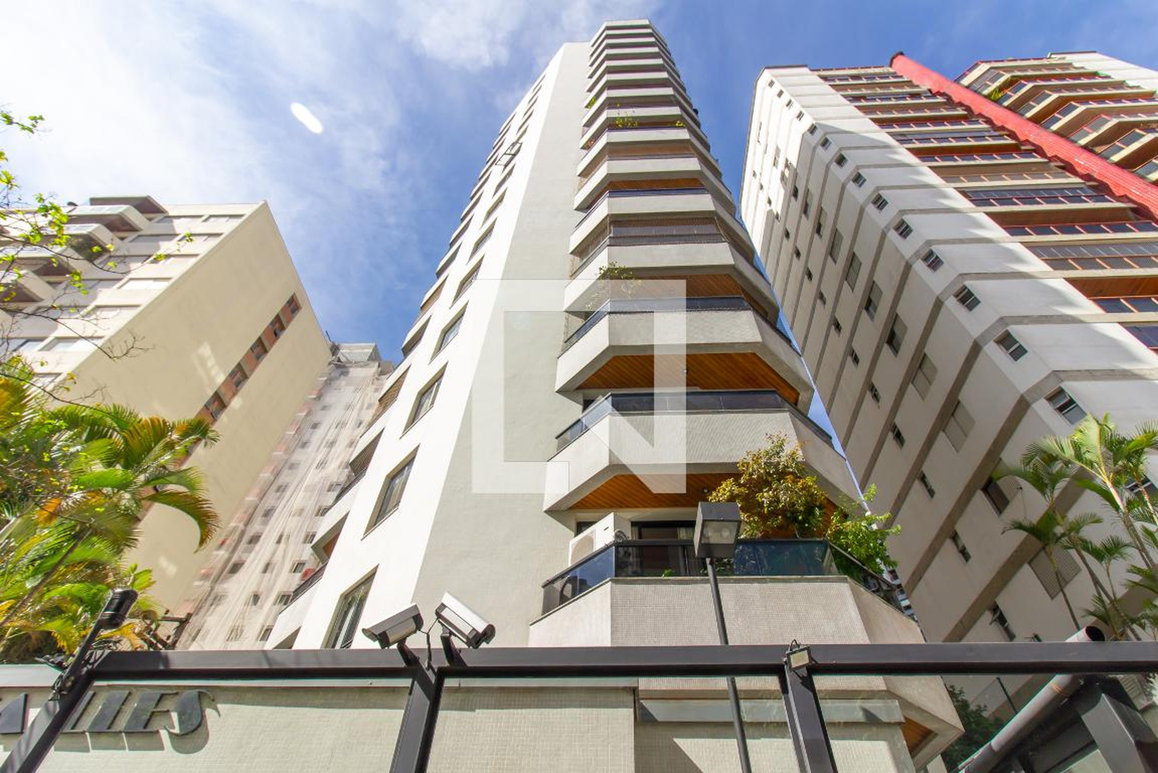 Fachada do Prédio Edifício Louvre e Versailles