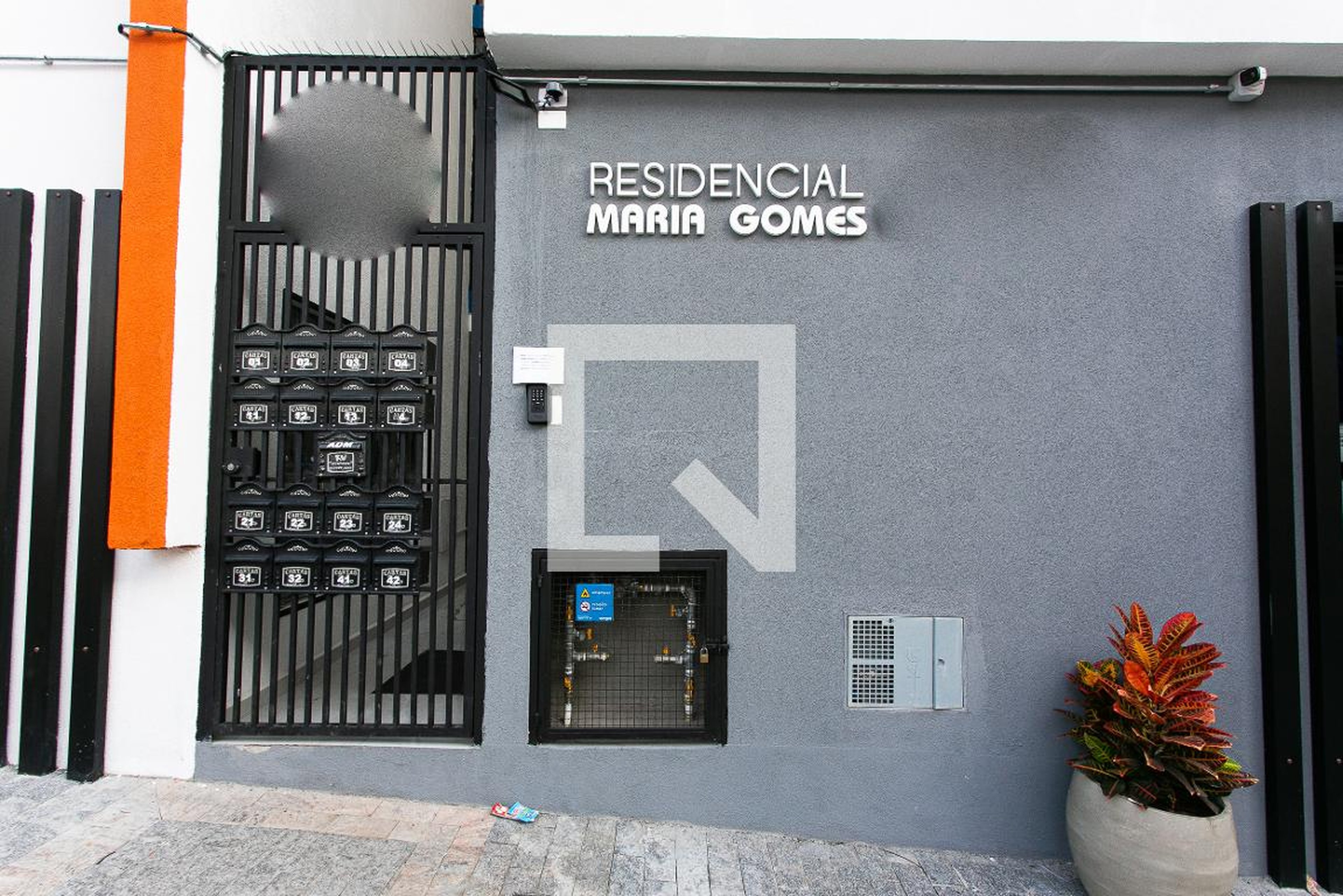 Fachada Condomínio em Rua Mariano de Sousa, 516