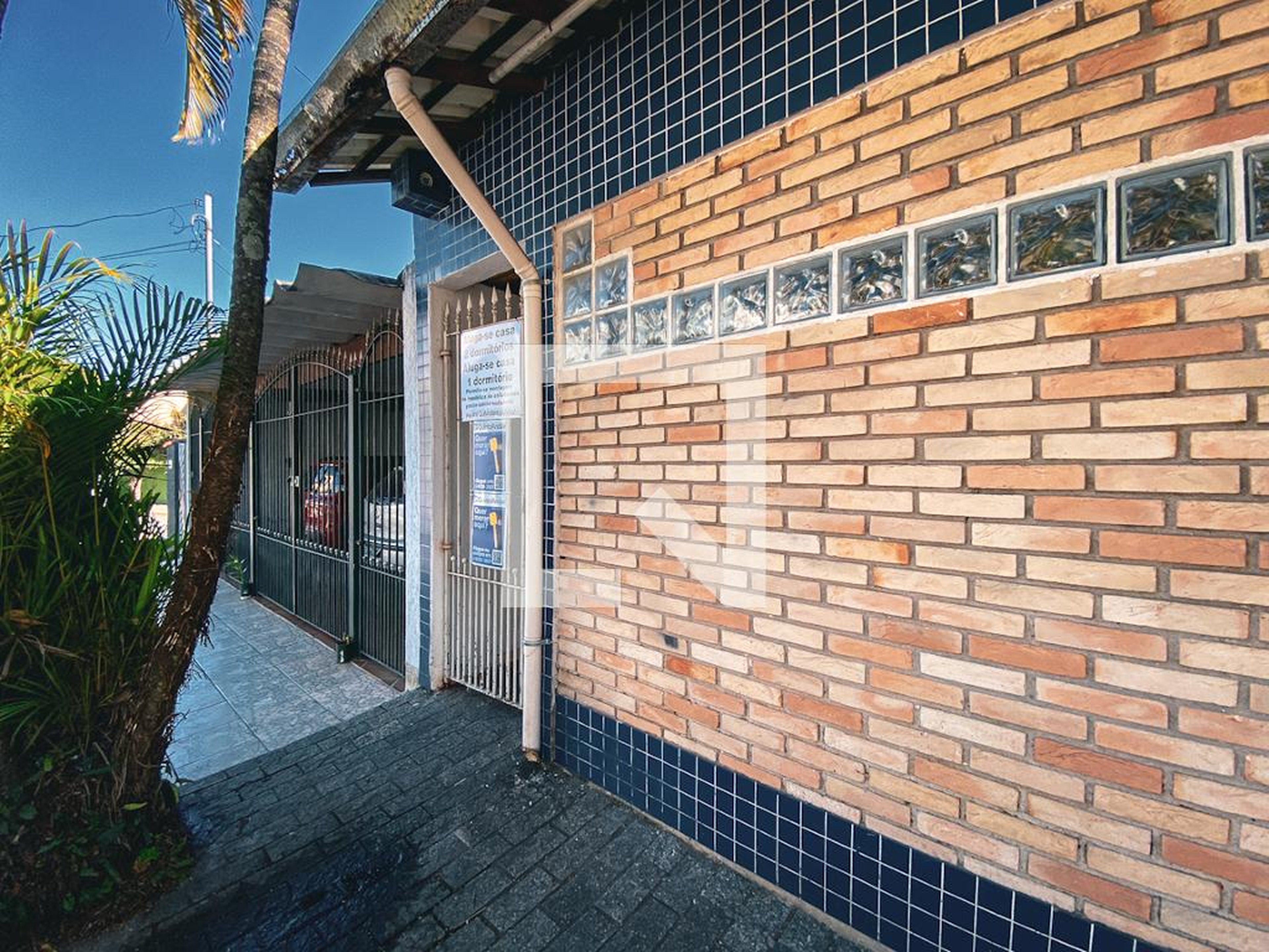 Fachada Condomínio em Rua Augusto Perroni, 670