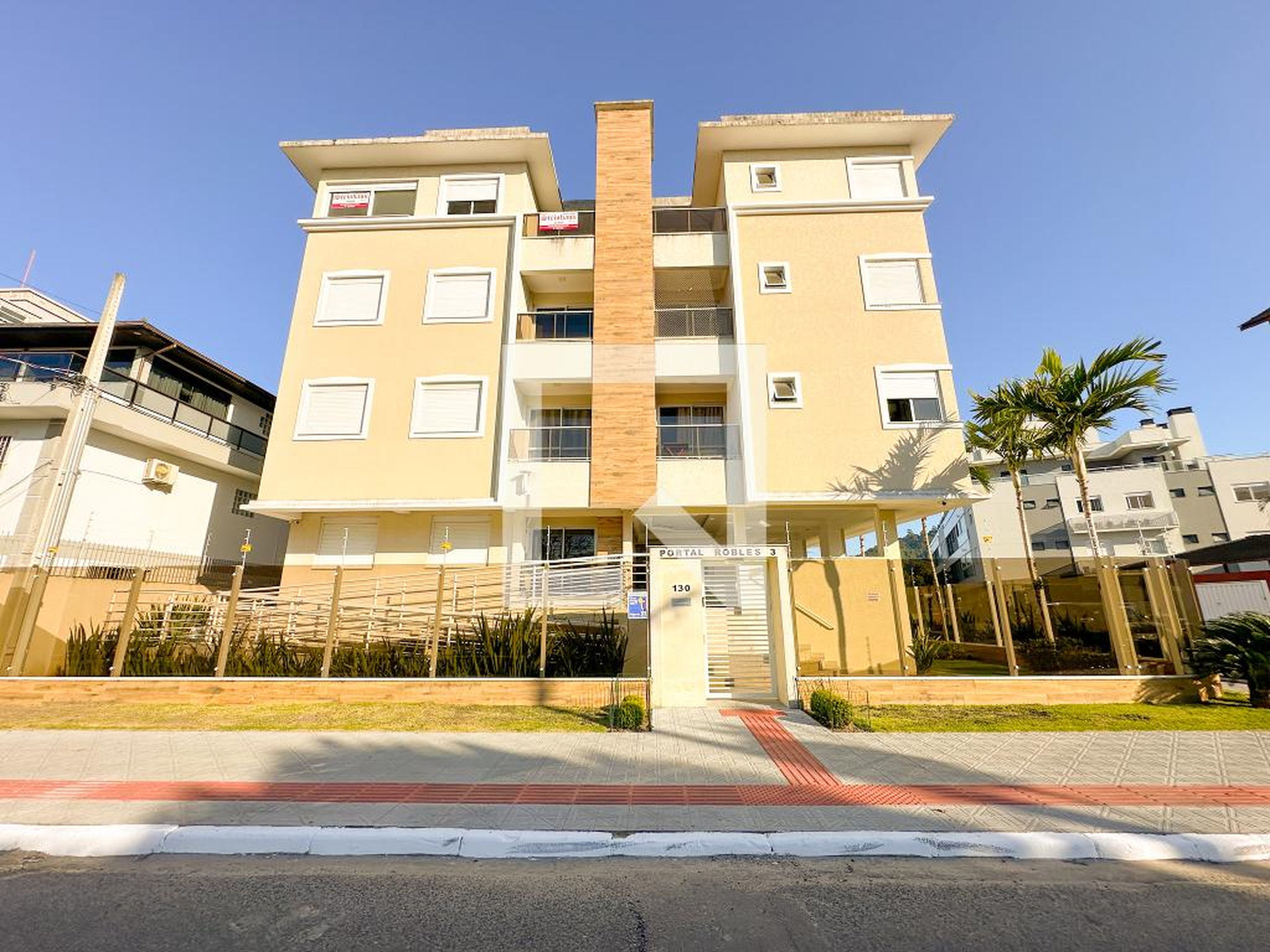 Fachada Condomínio em Rua Apóstolo Paschoal, 128