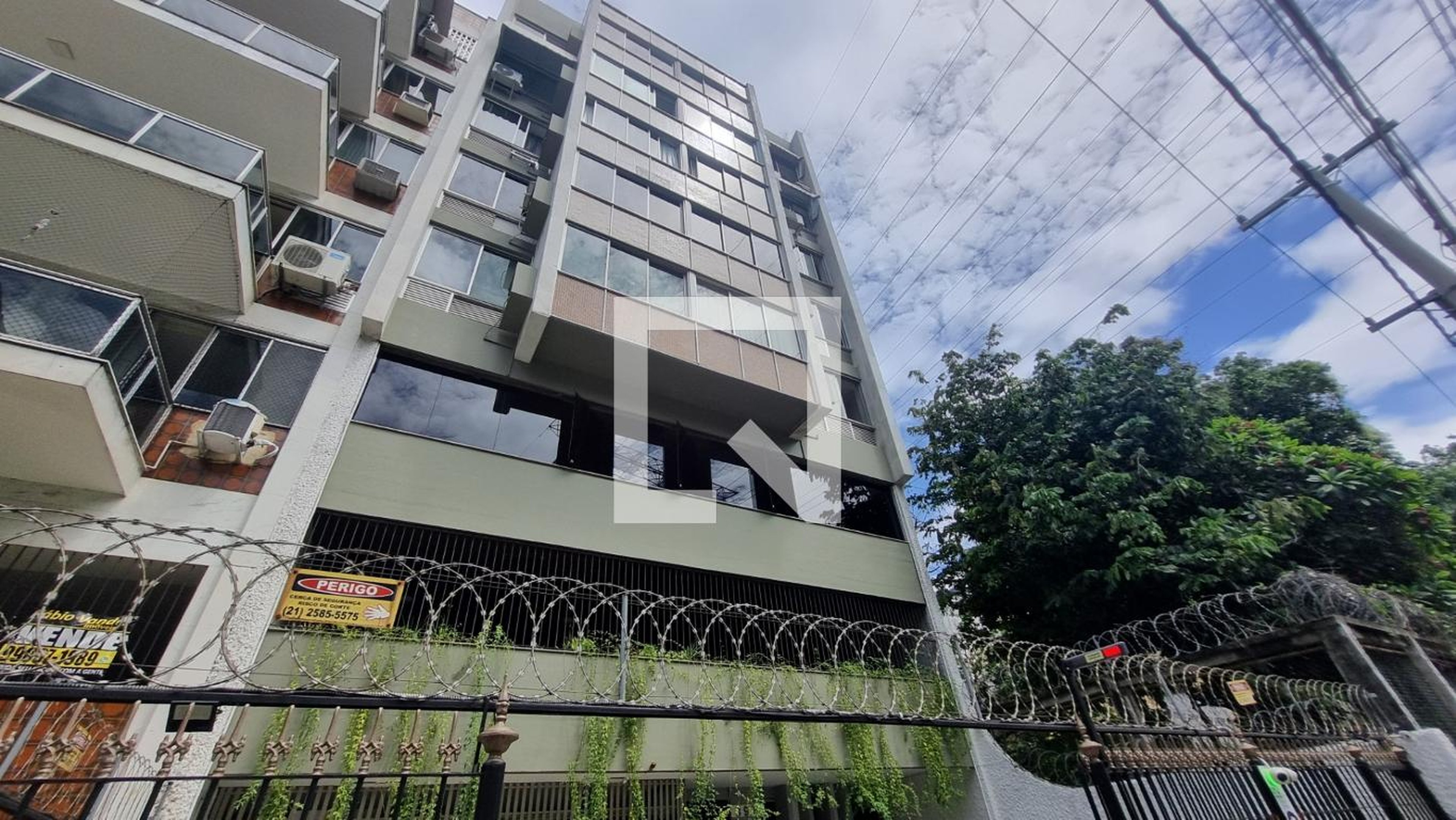 Fachada Condomínio em Rua Conde de Bonfim, 897