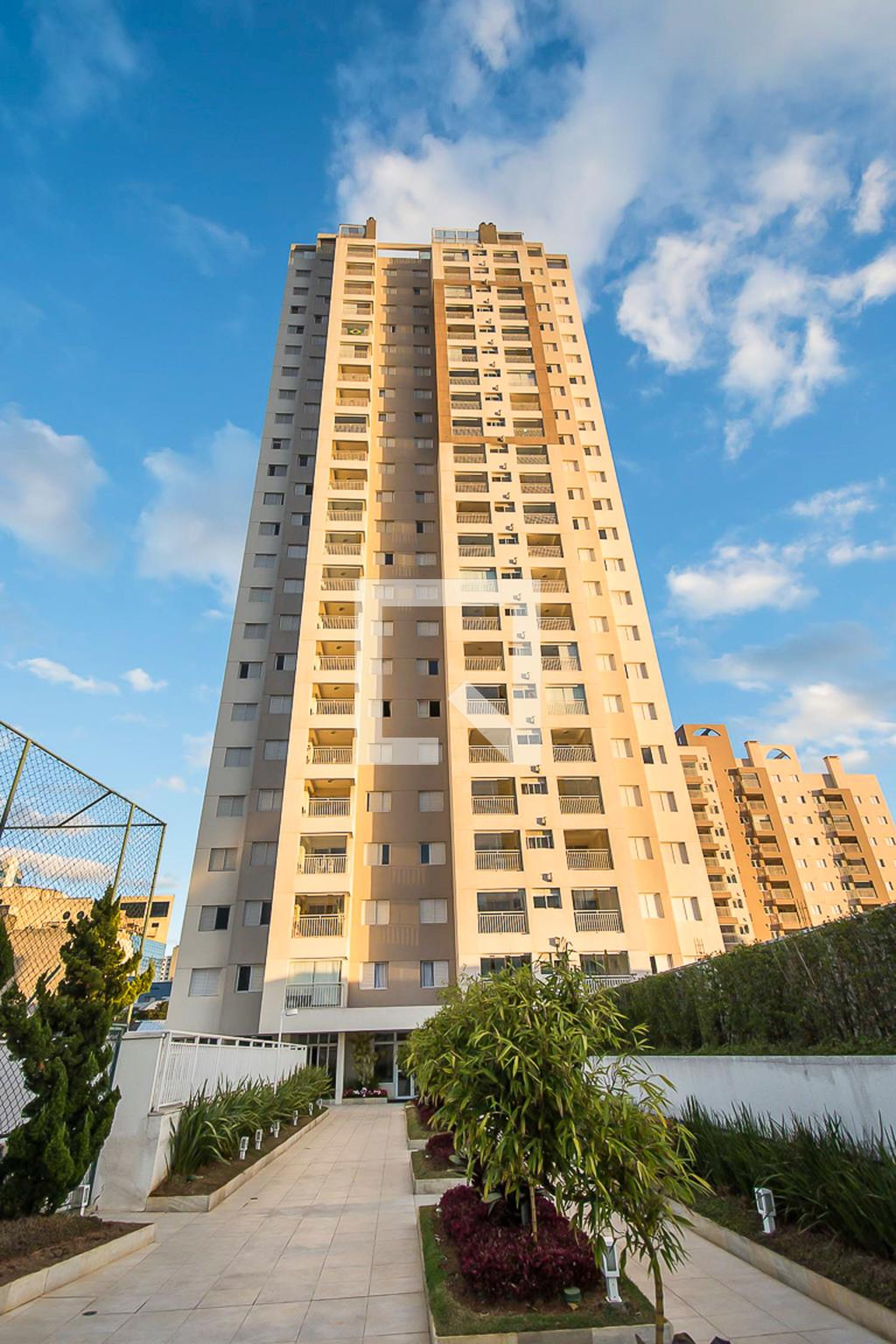 Fachada Condomínio em Rua Baraldi, 240