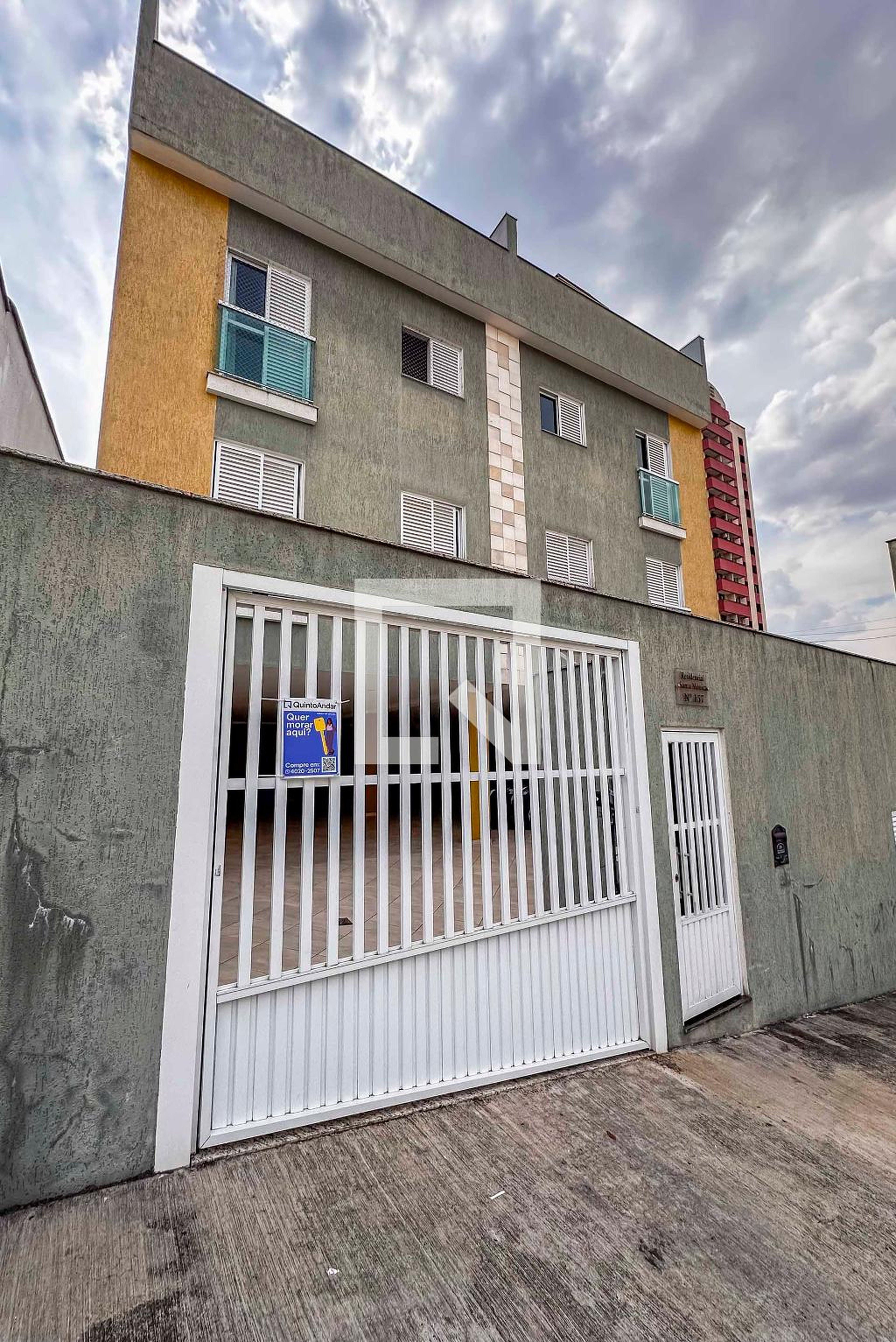 Fachada Condomínio em Rua Santa Mônica, 157