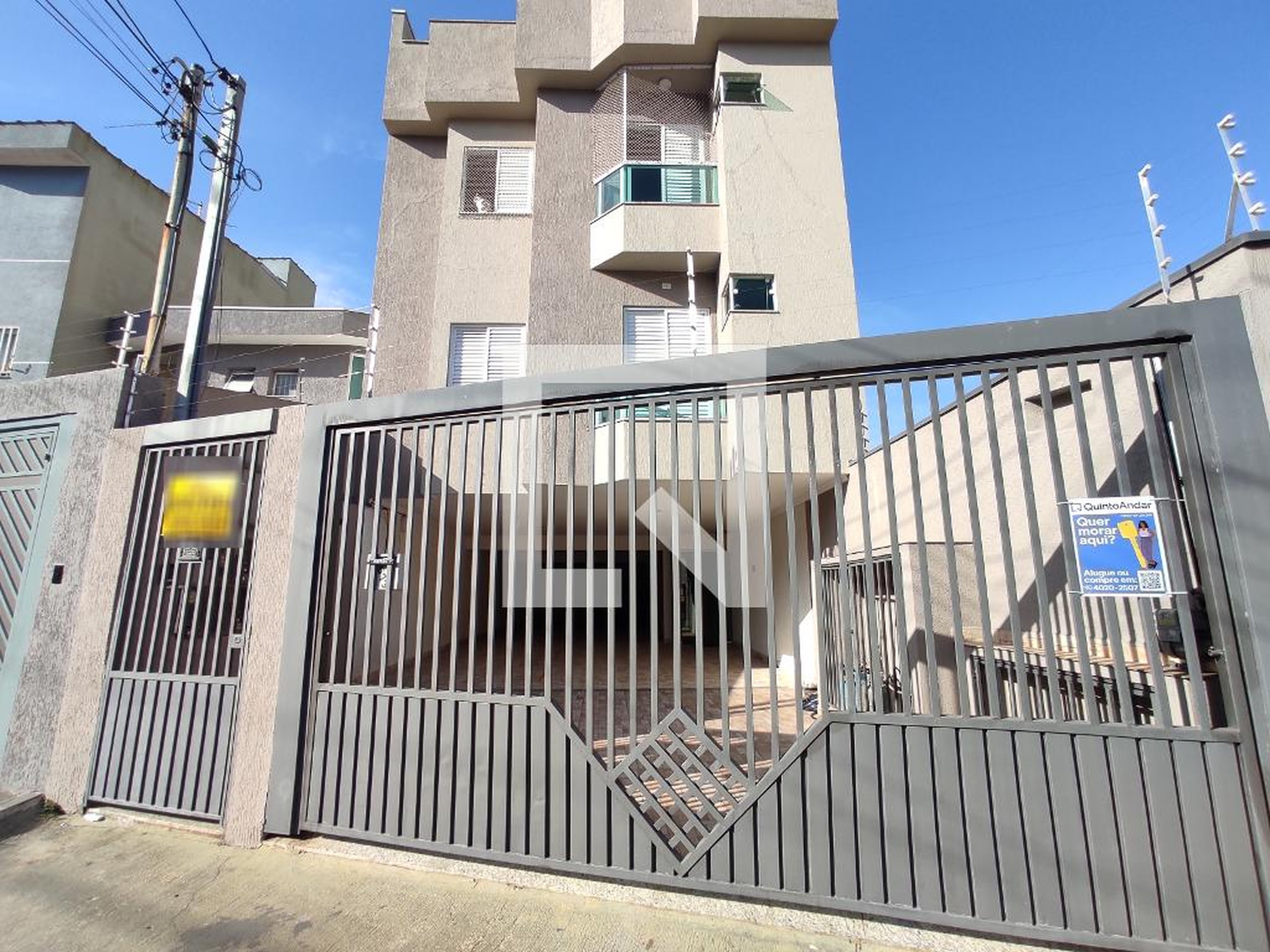 Fachada Condomínio em Rua Londrina, 673