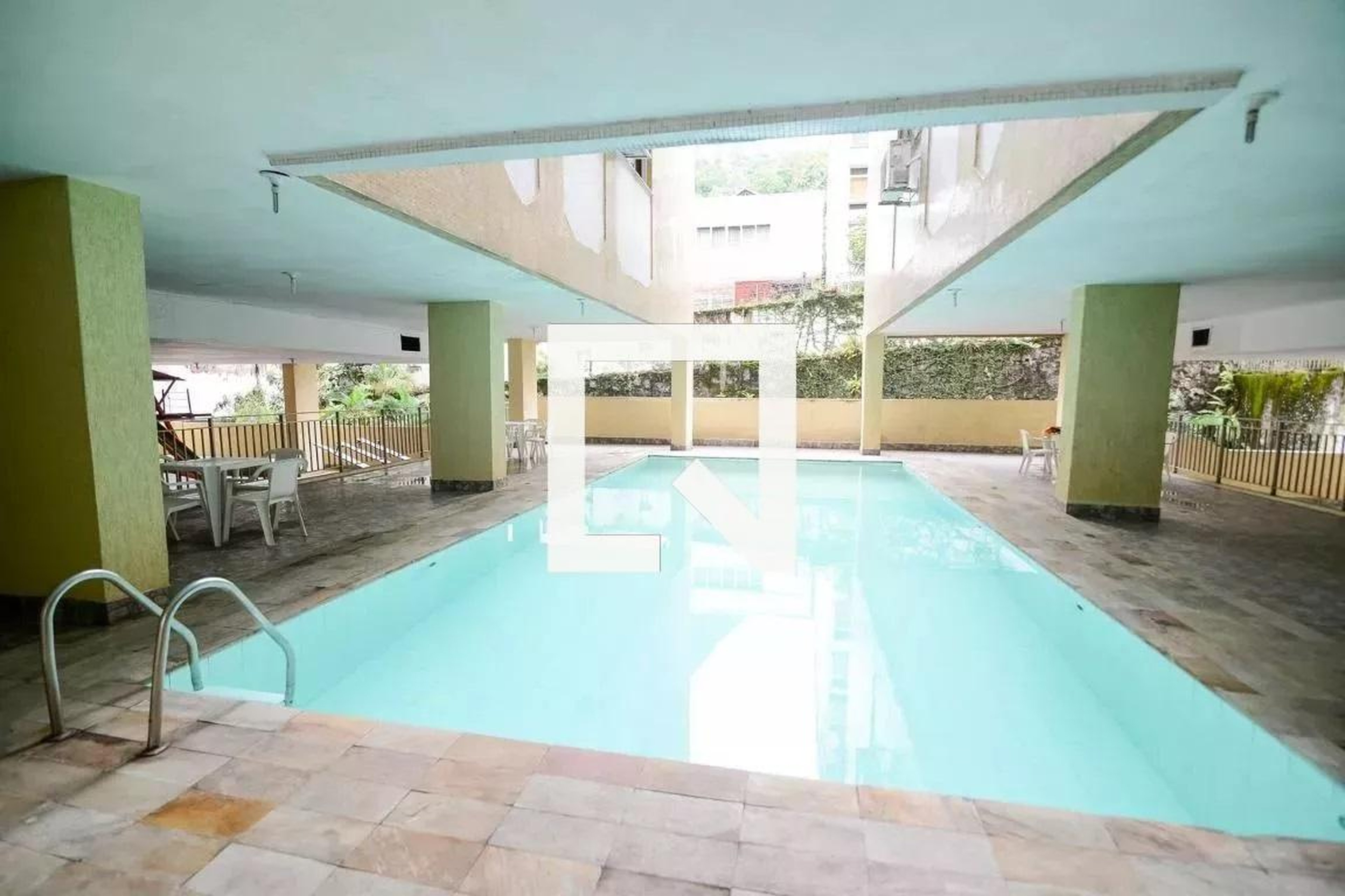 Piscina - Edifício San Sebastian