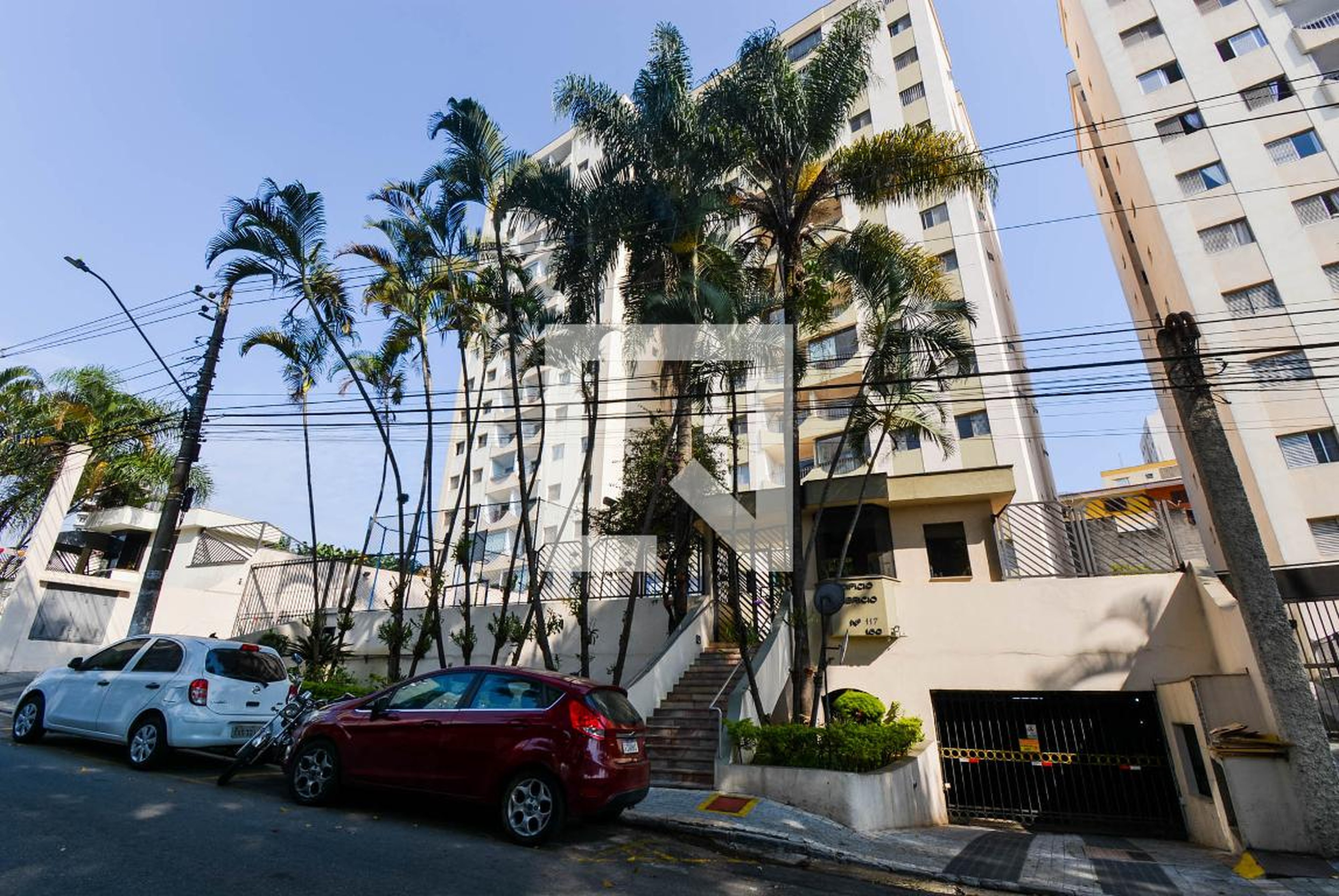 Fachada do Condomínio Condomínio em Rua Maria Lucinda, 169