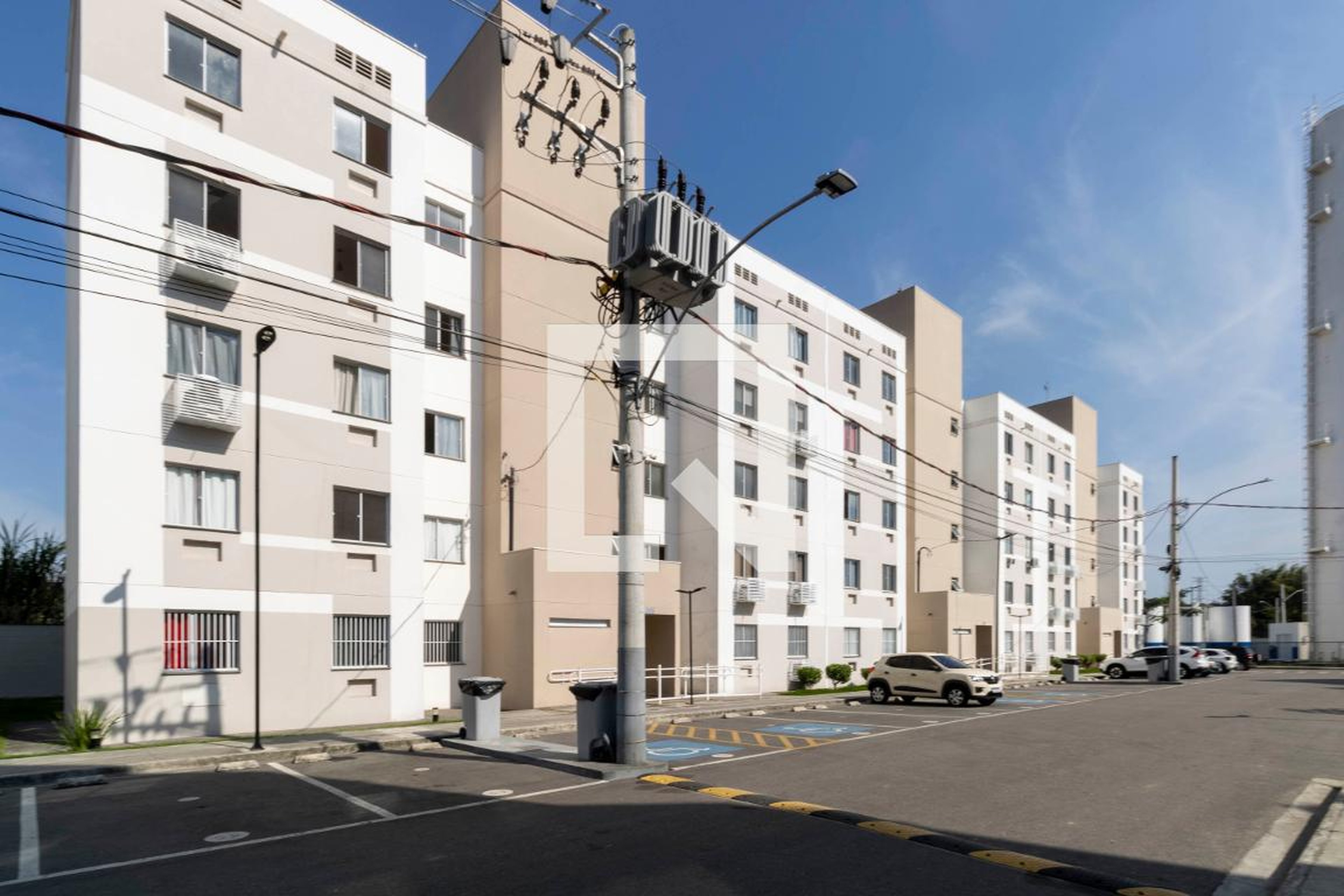 Fachada do Prédio Condomínio em Rua Jorge Sampaio, 90