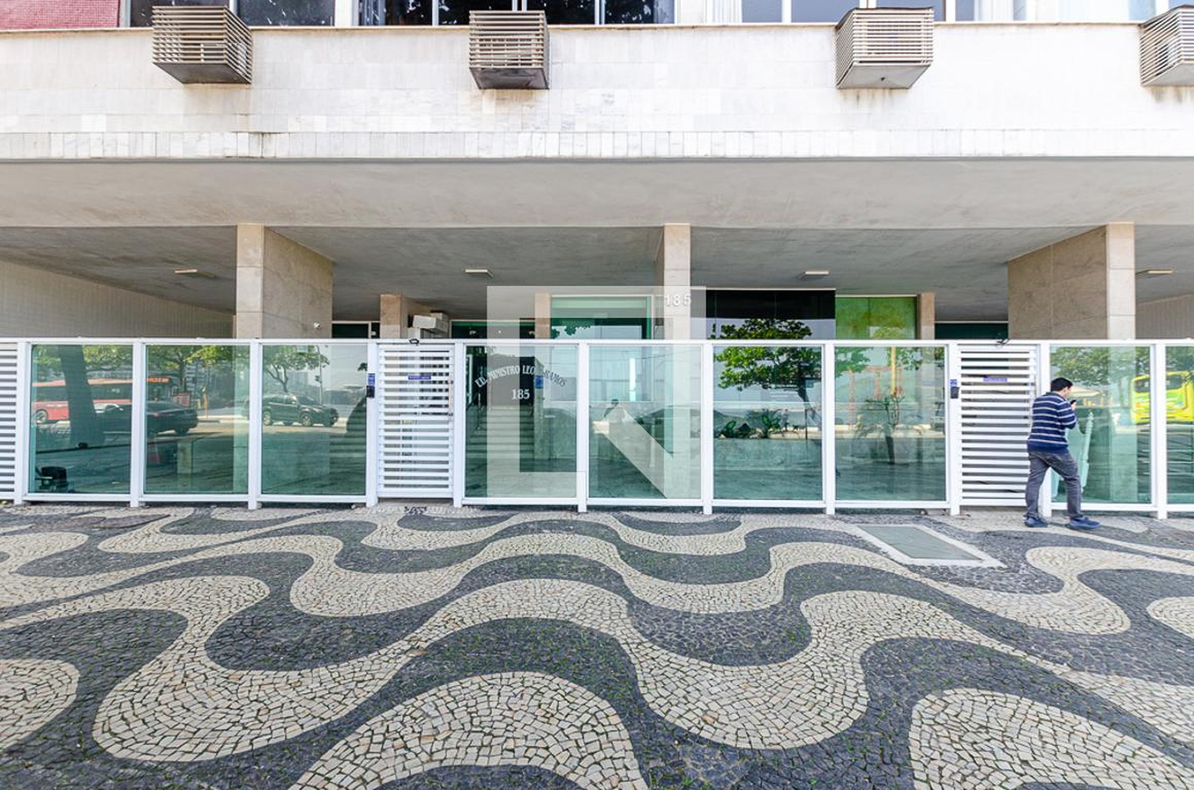 Entrada - Leoni Ramos