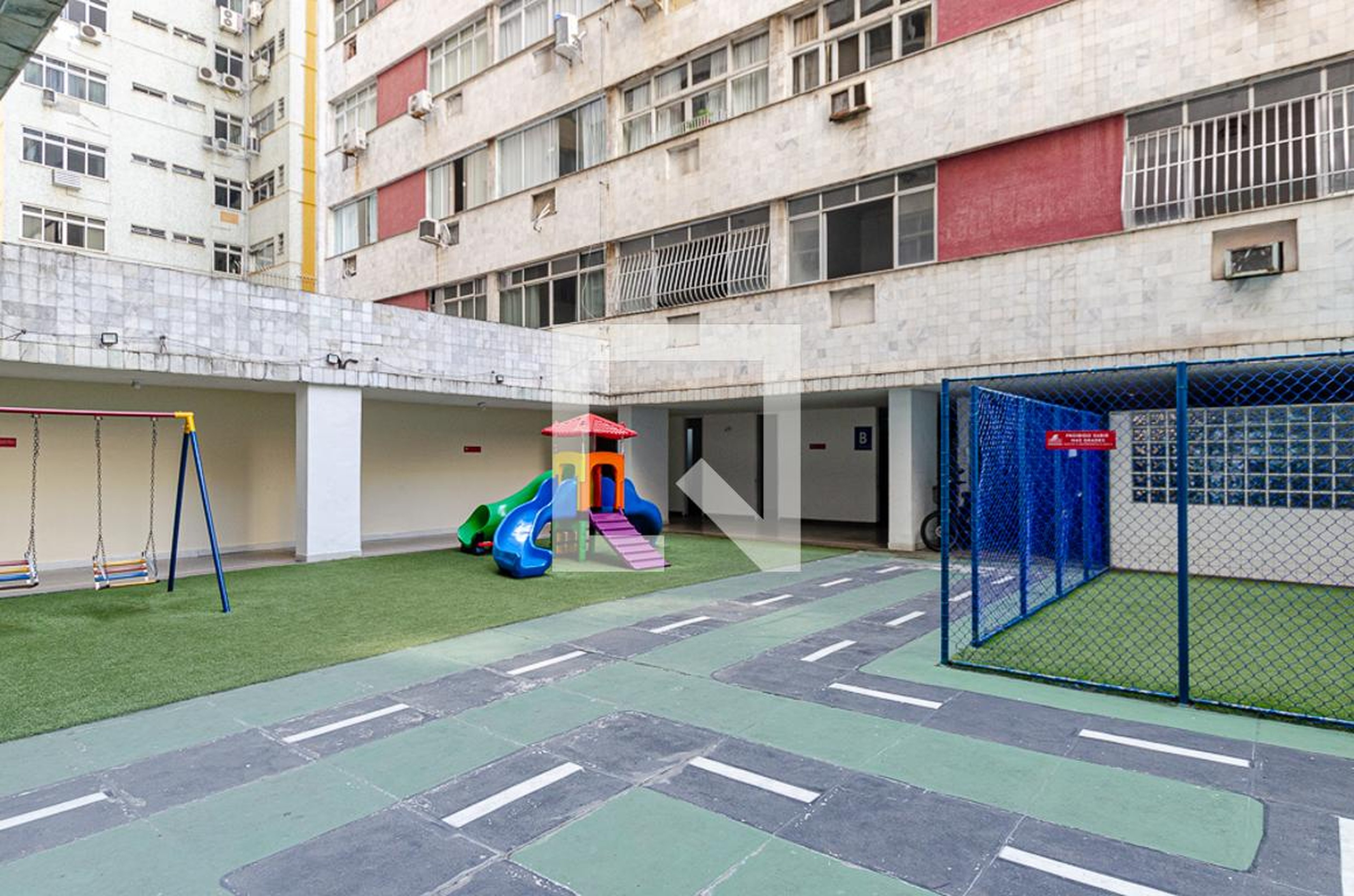 Área comum - Leoni Ramos