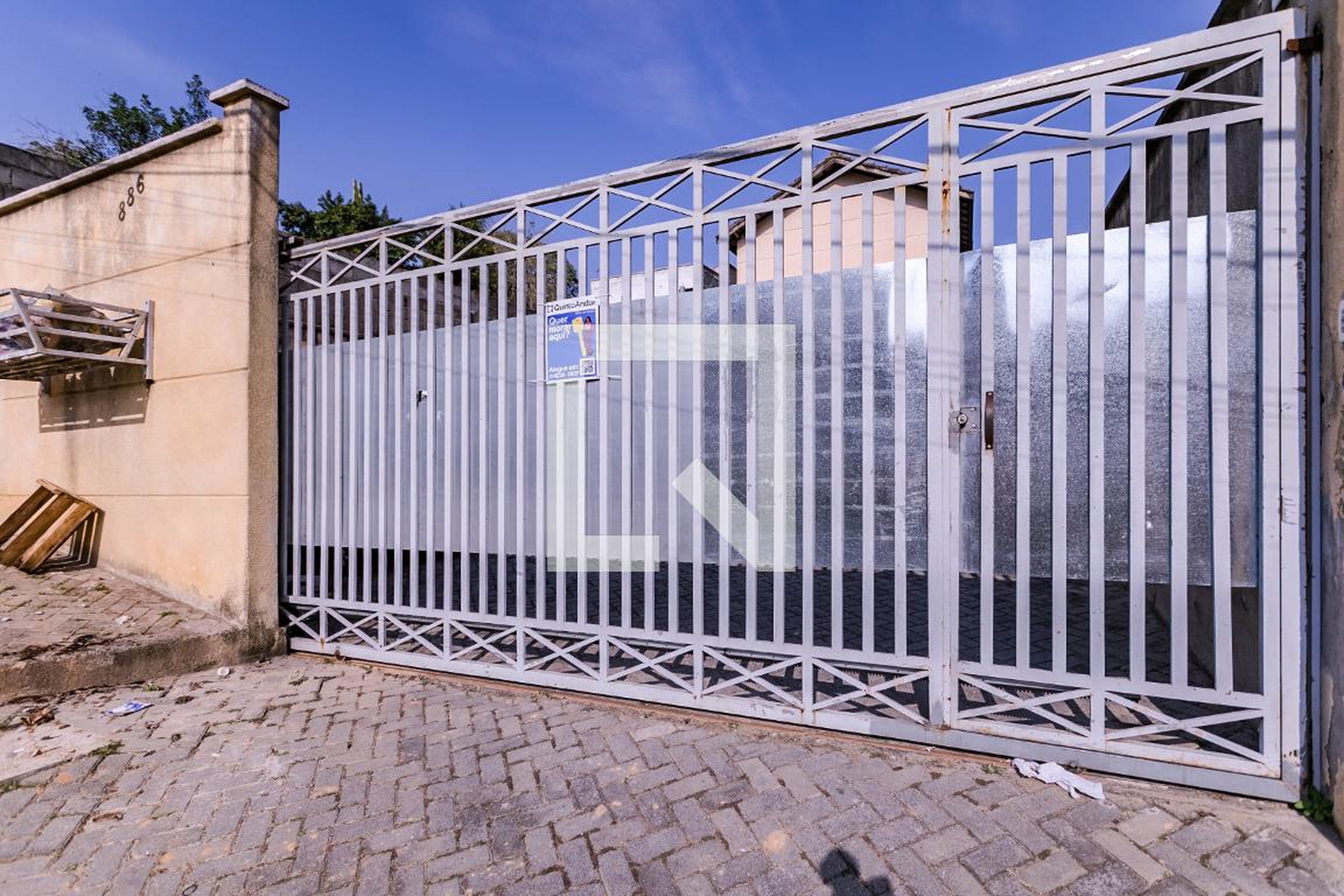 Fachada Condomínio em Rua Maria Aparecida Lopes Faury, 886