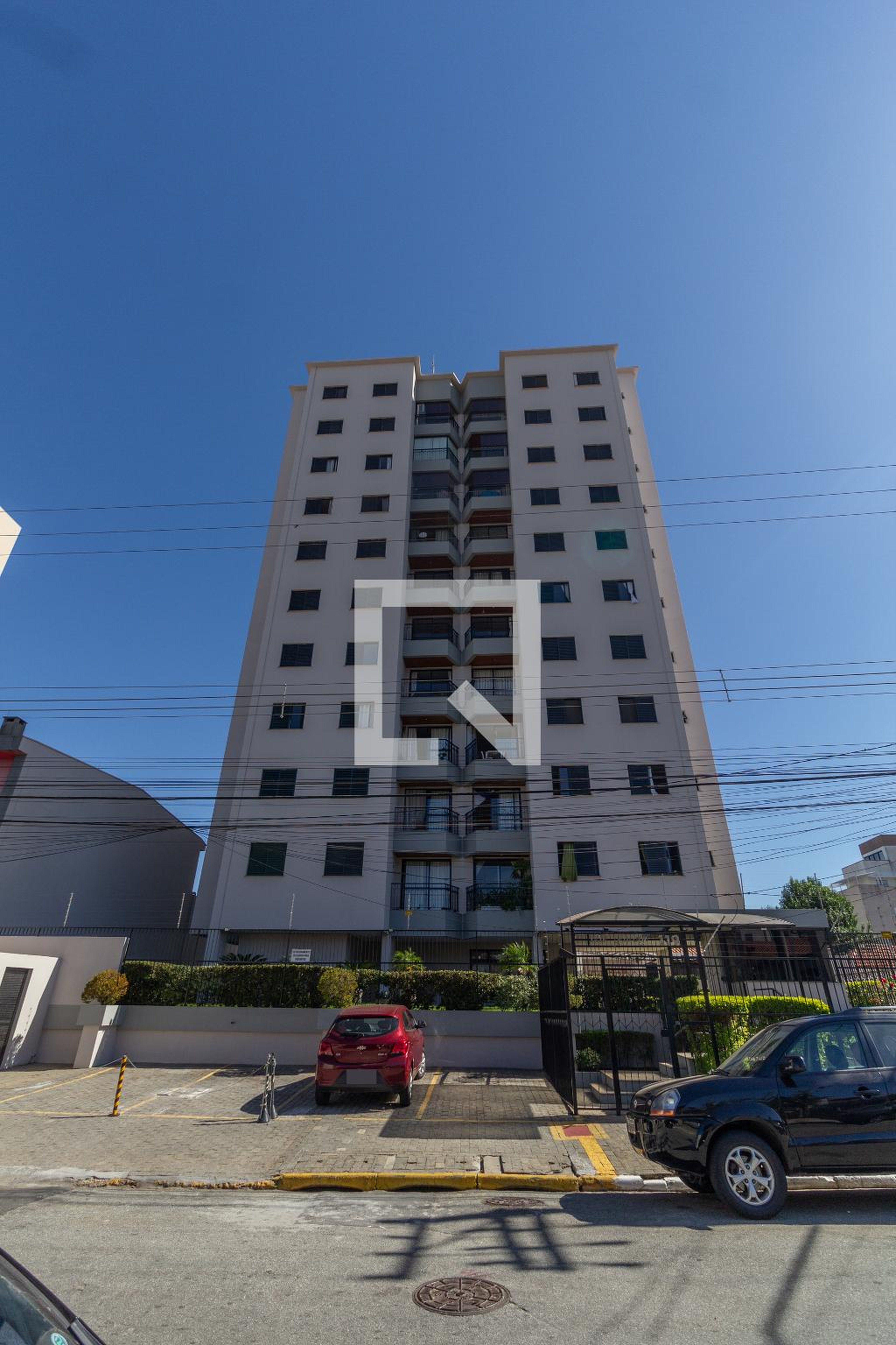 Fachada Condomínio em Rua Aldeia Paracanti, 199