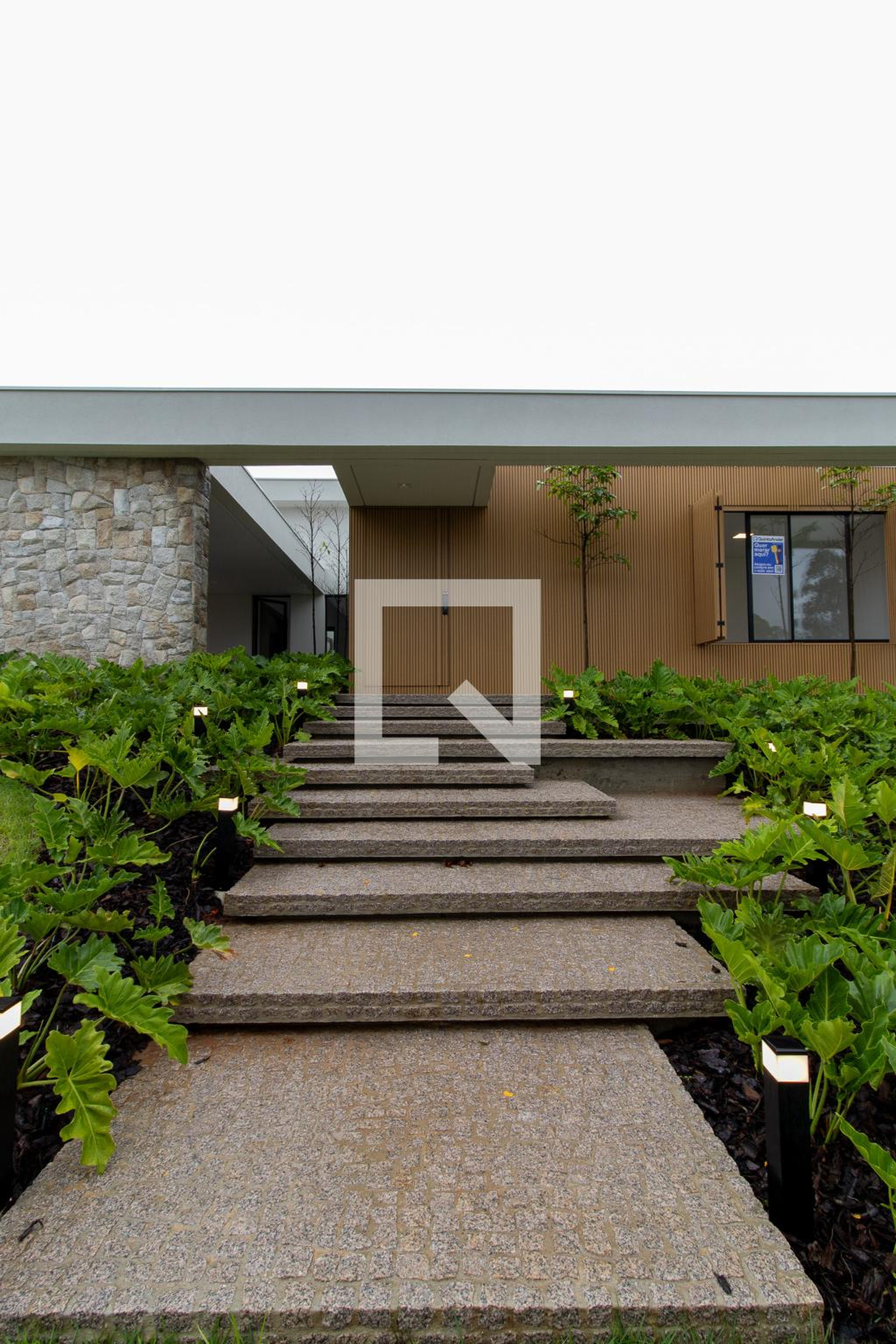 Fachada Condomínio em Rua Maria Gianote Lovato, 119