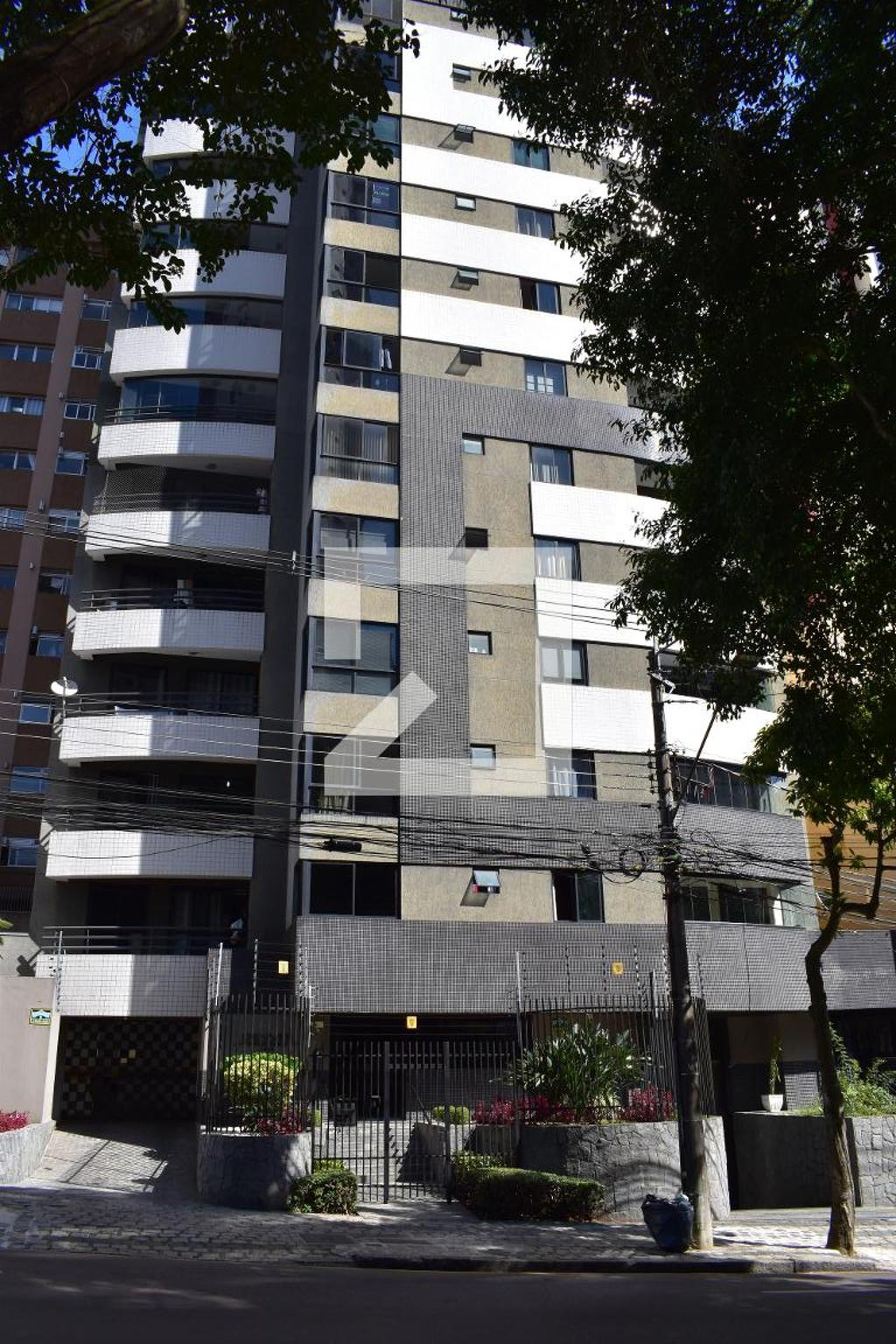 Fachada do condomínio Edifício Denver