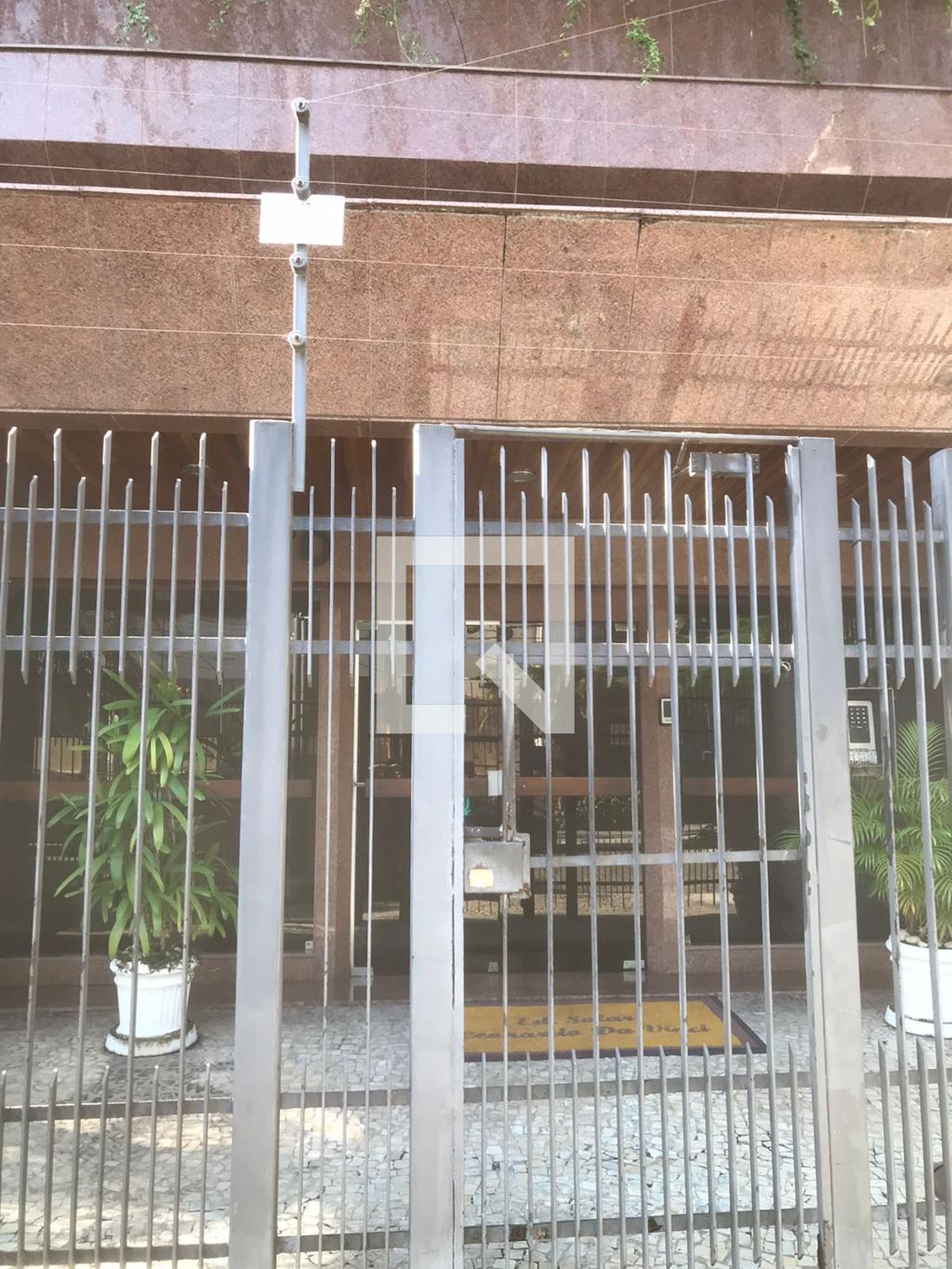 Fachada do Prédio Condomínio em Rua Hipólito da Costa, 70