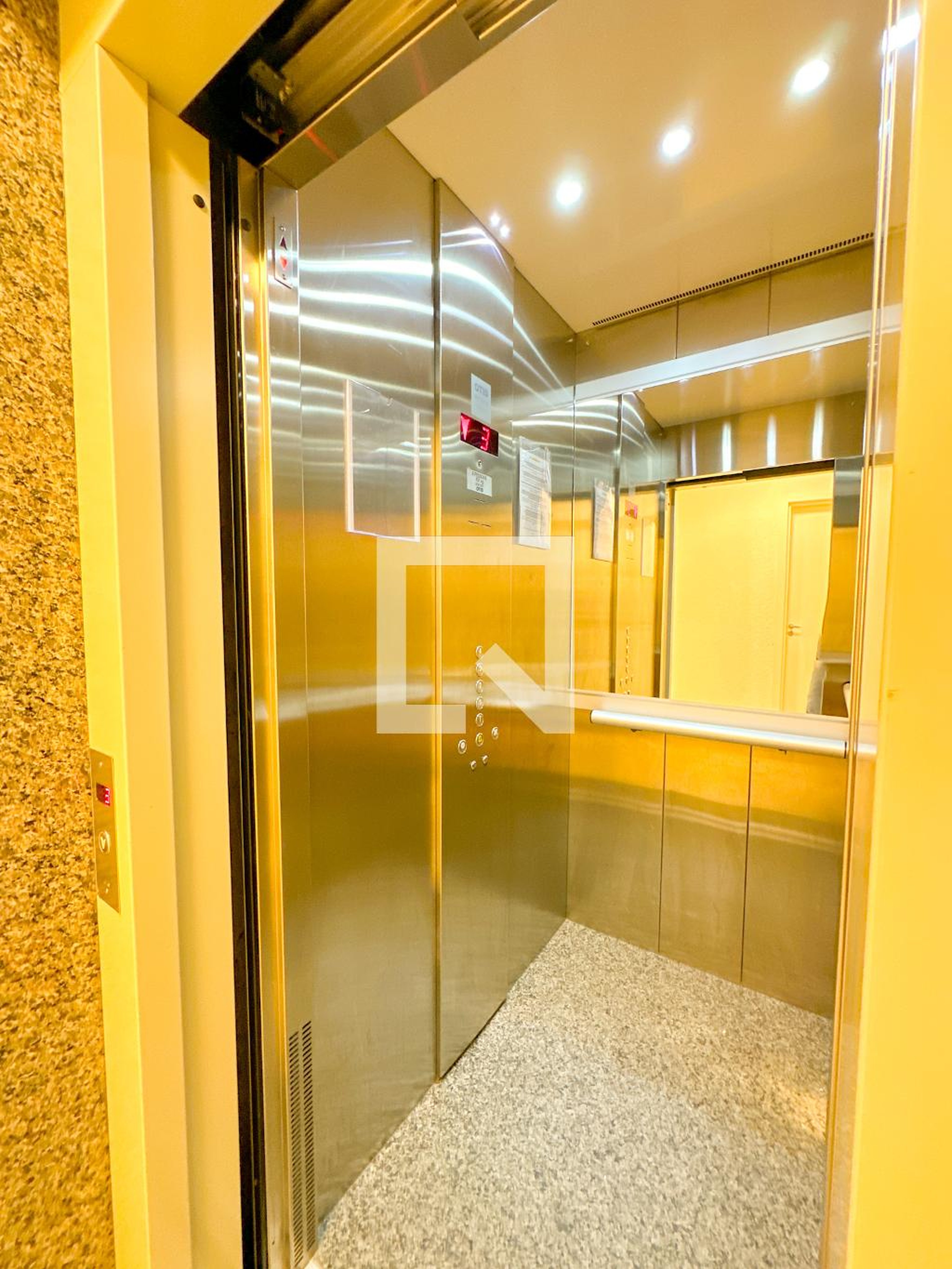 Elevador - Residencial Paris