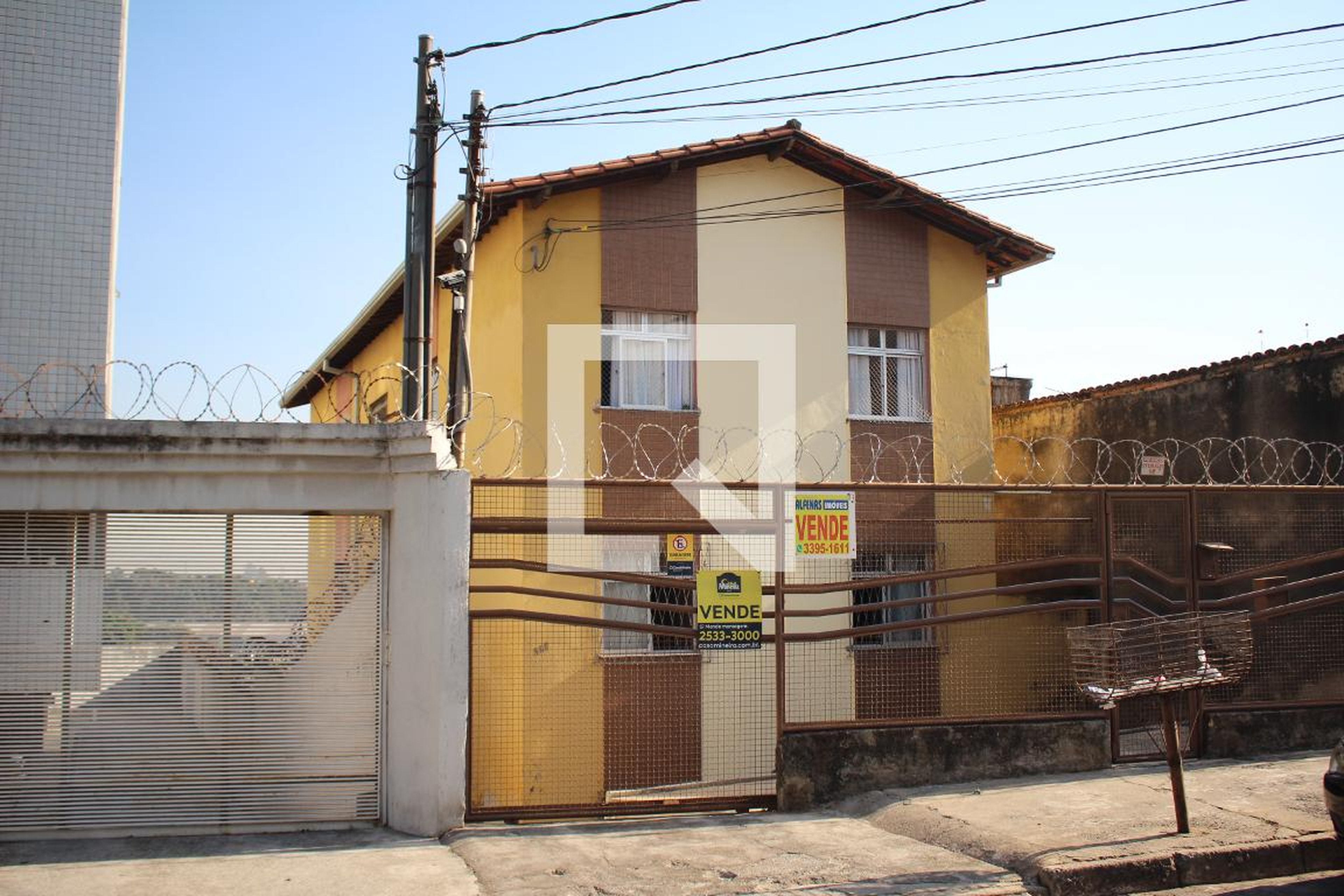 Fachada Condomínio em Rua Tapijara, 865
