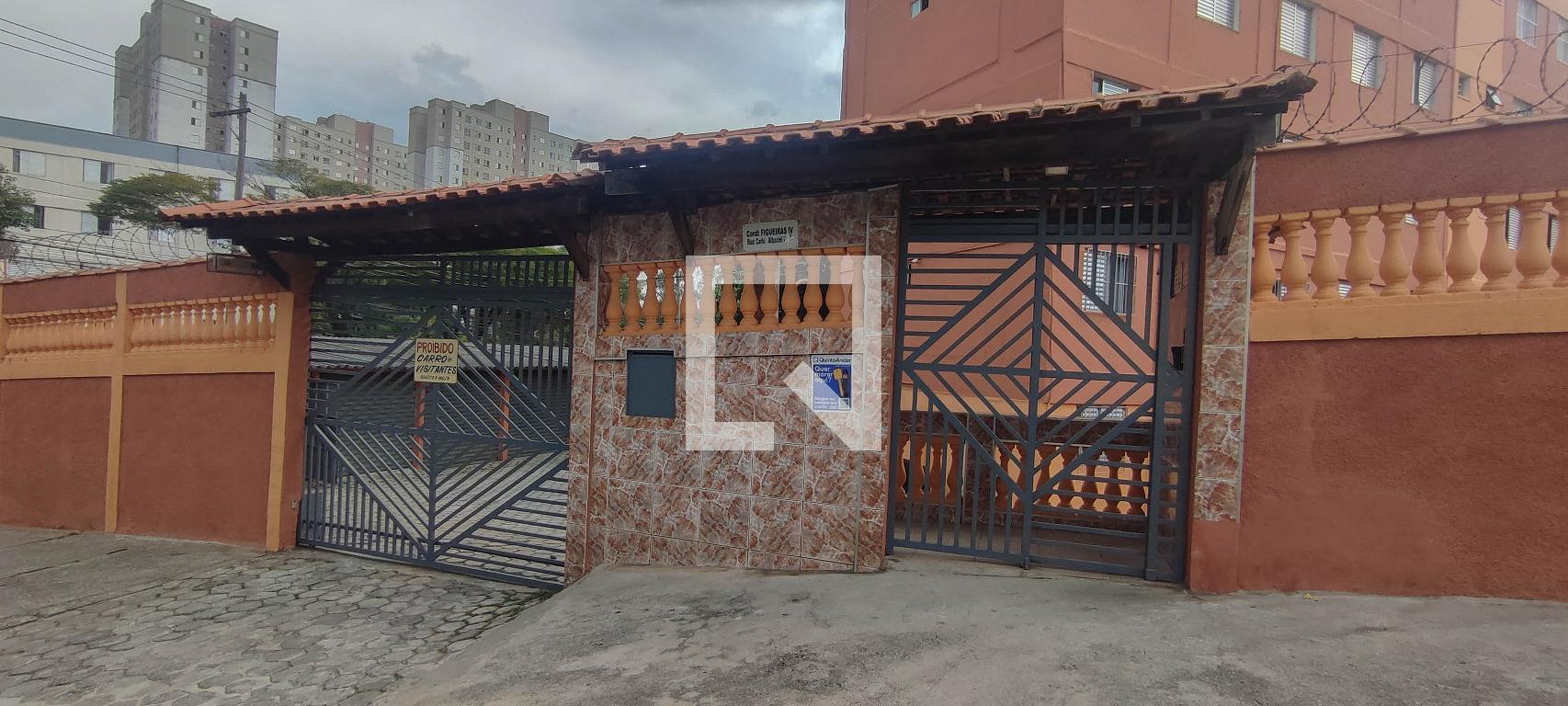 Fachada Condomínio em Rua Carlo Albacini, 156