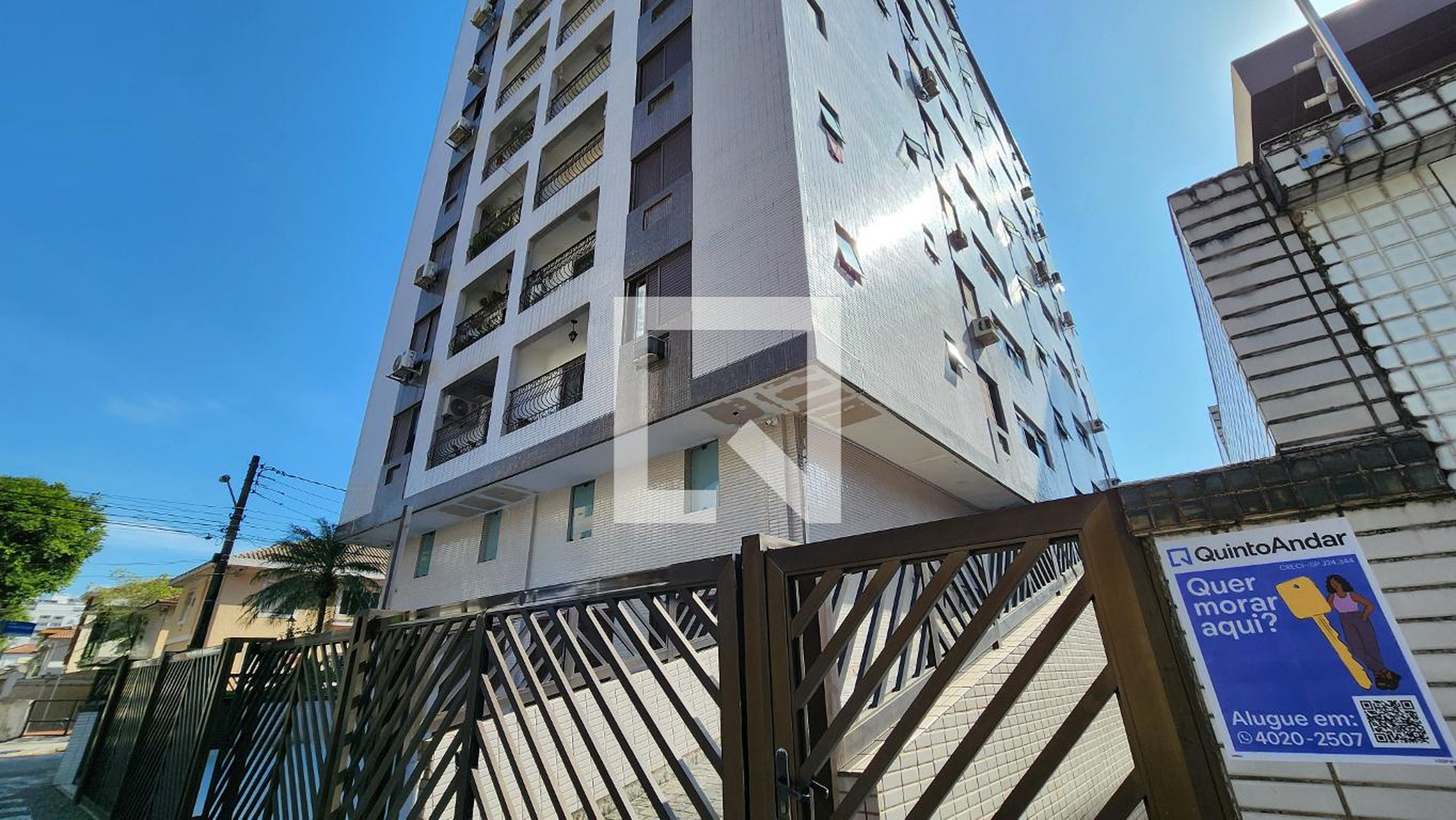 Fachada Condomínio em Rua Amaral Gurgel, 41