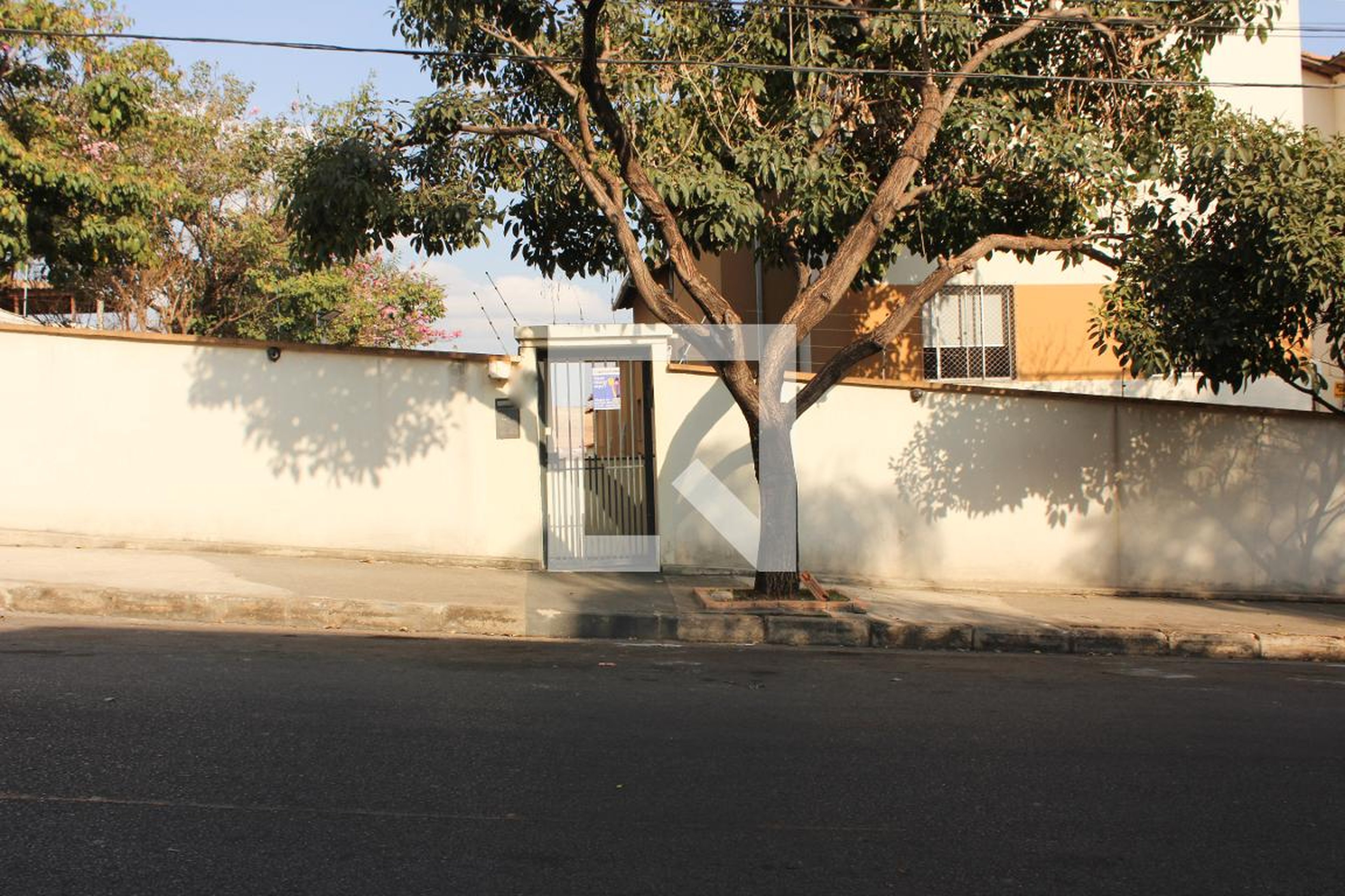 Fachada do Prédio Condomínio em Alameda dos Construtores, 38