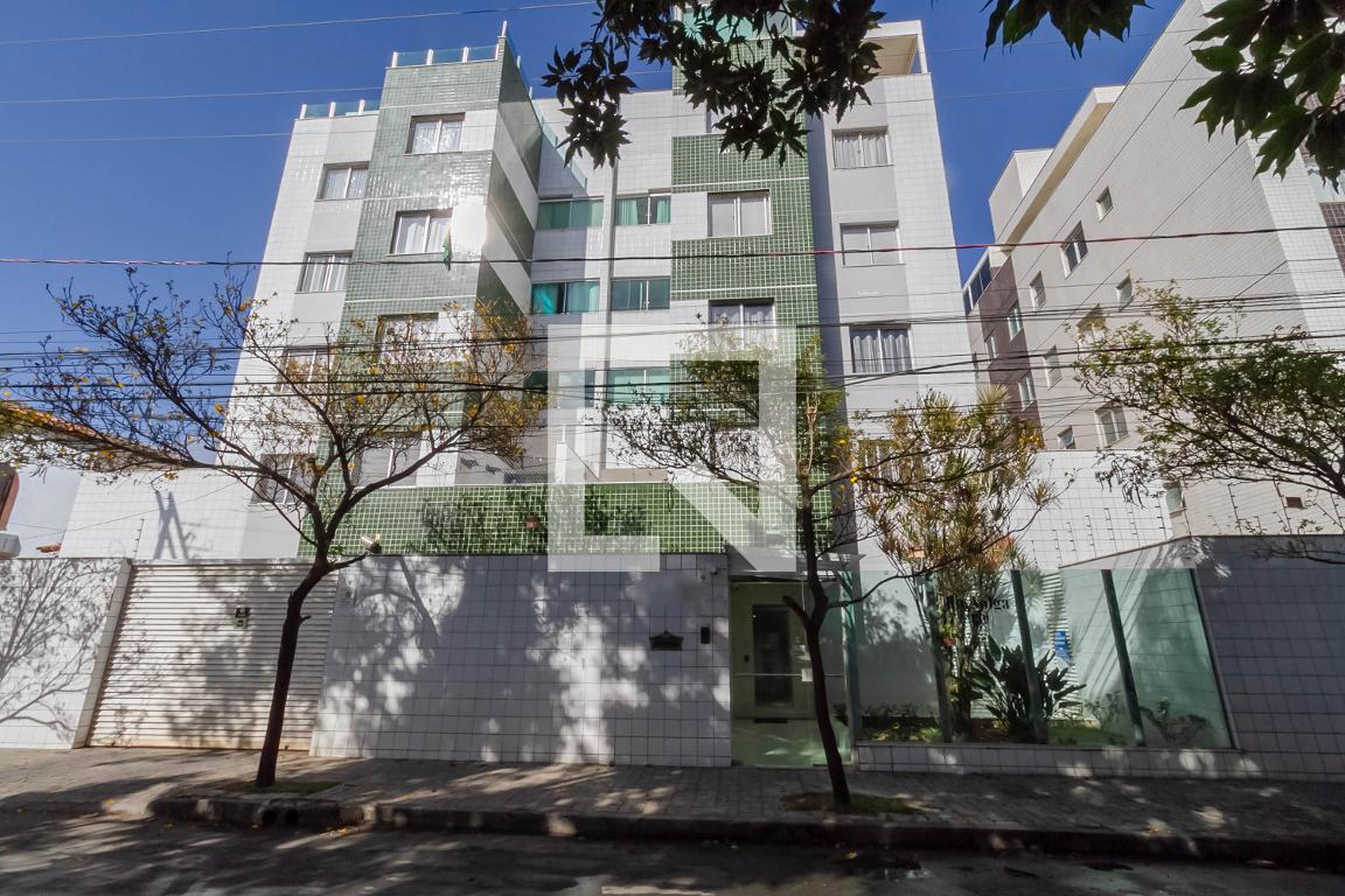 Fachada Condomínio em Rua Maria Cândida de Jesus, 139