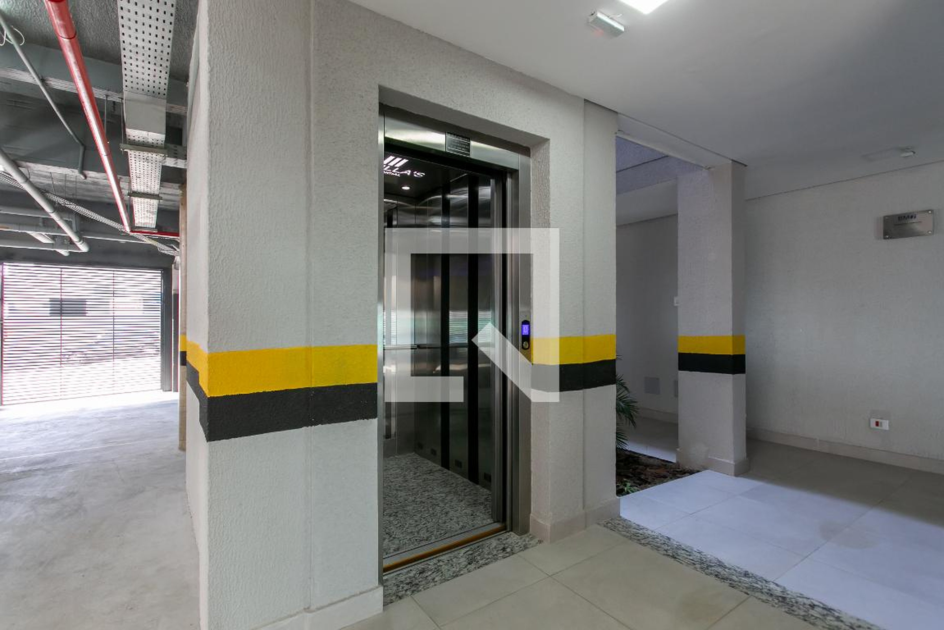 Elevador - Camilla's Residencial