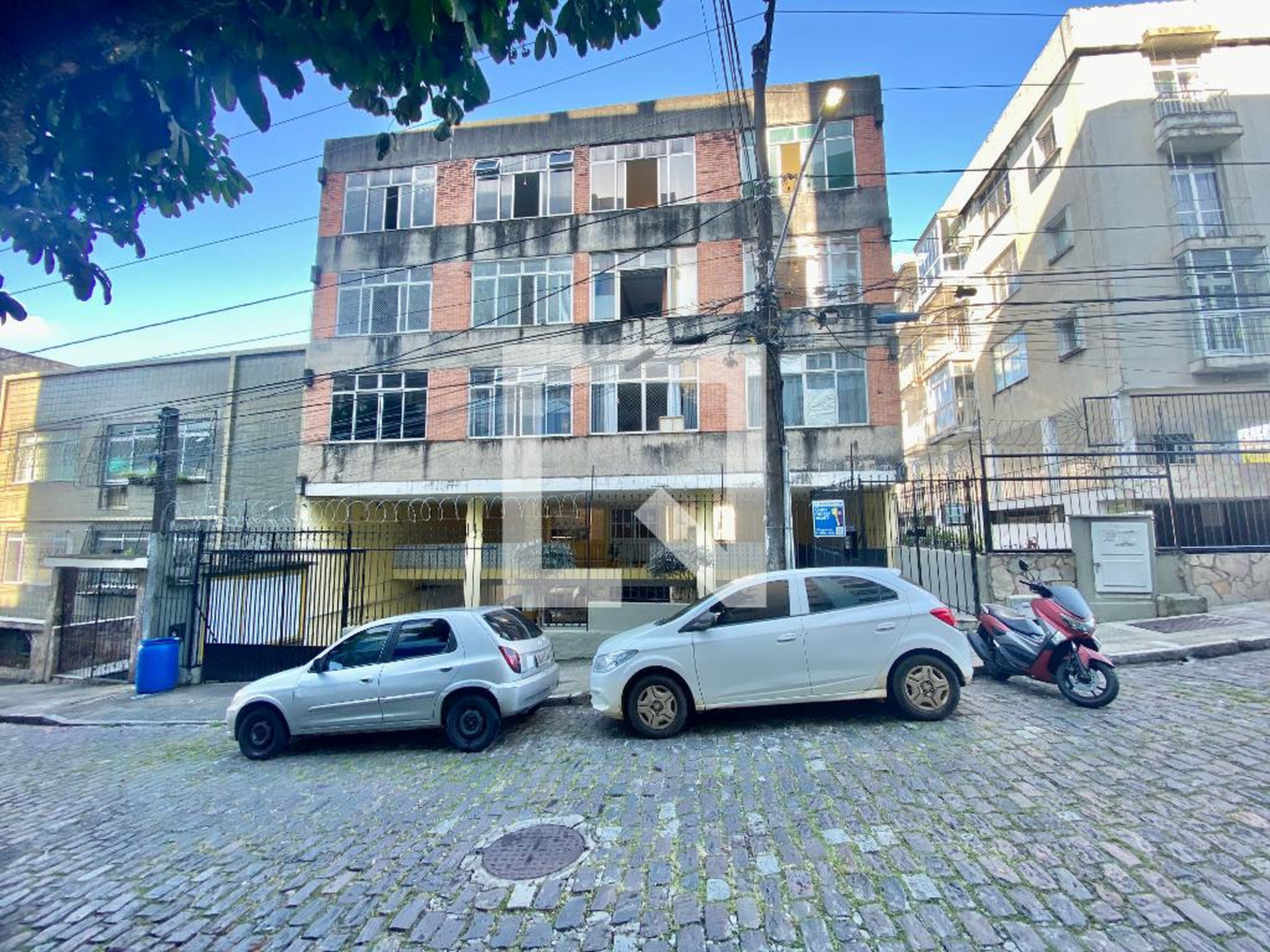 Fachada Condomínio em Rua São Domingos Sávio, 155