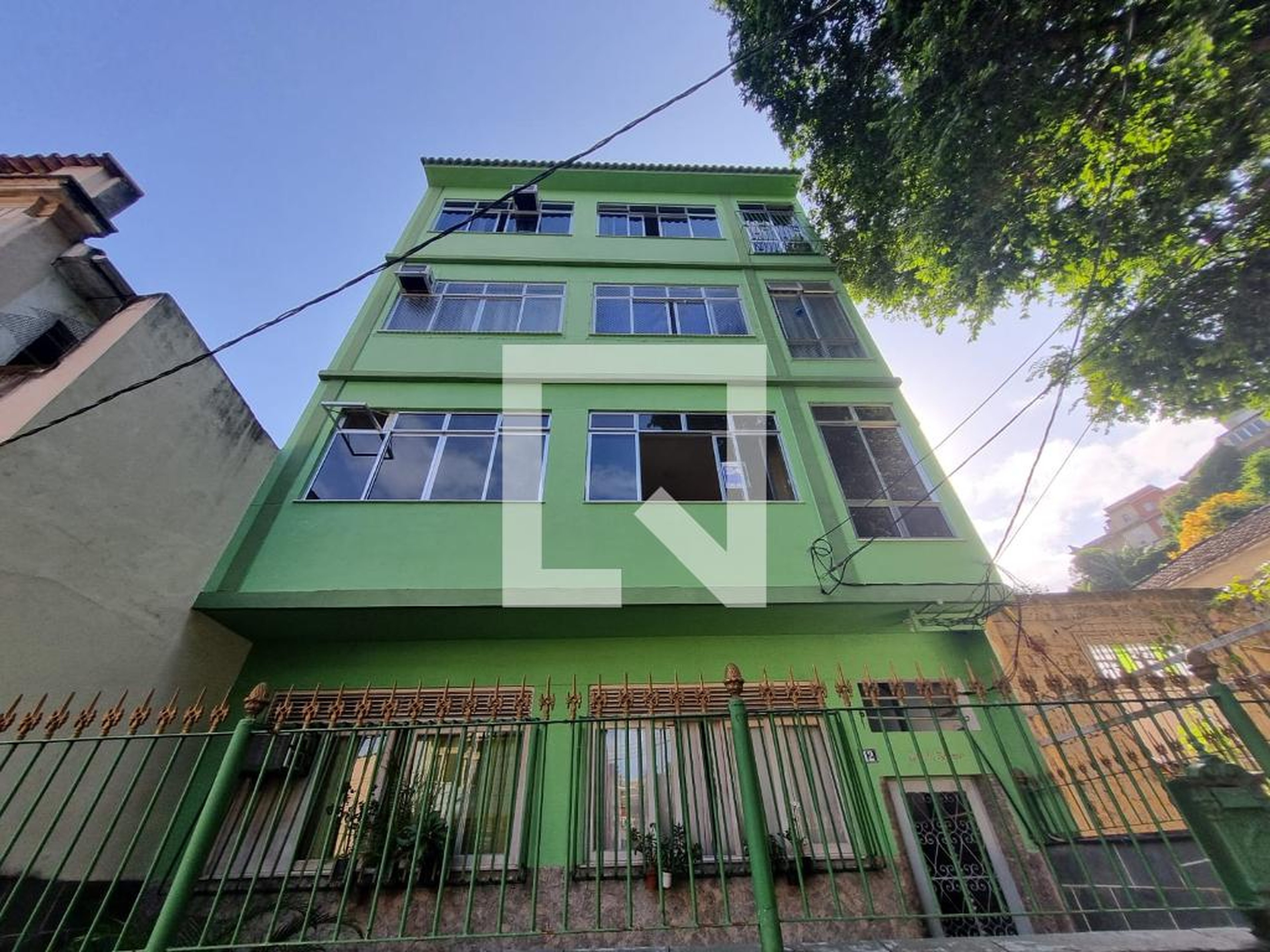 Fachada Condomínio em Rua Visconde de Jequitinhonha, 121