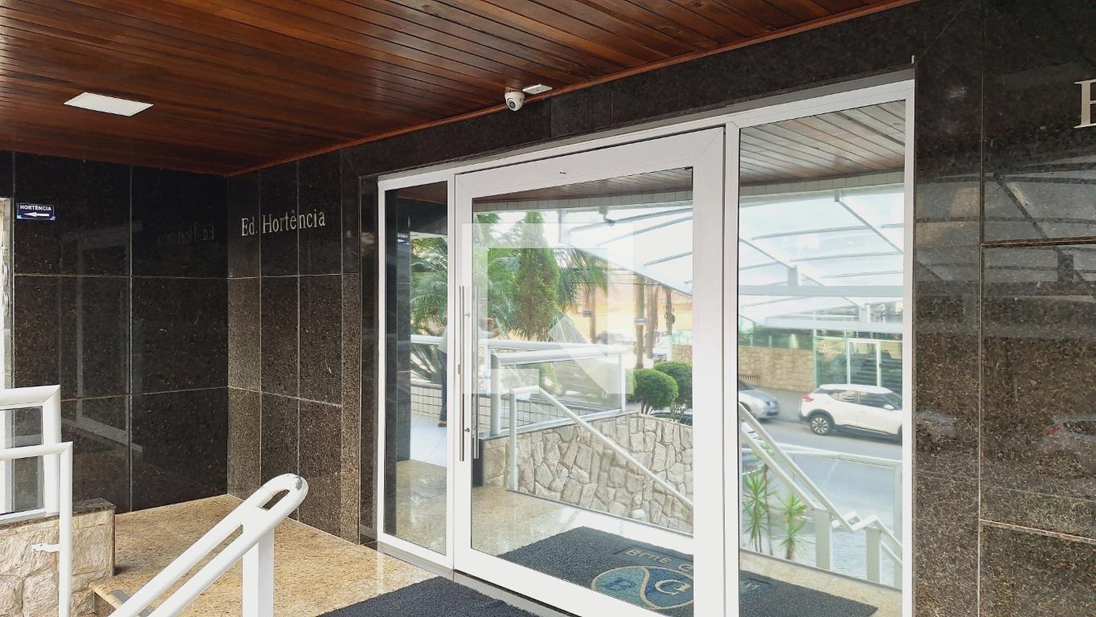 Entrada - Blue Garden