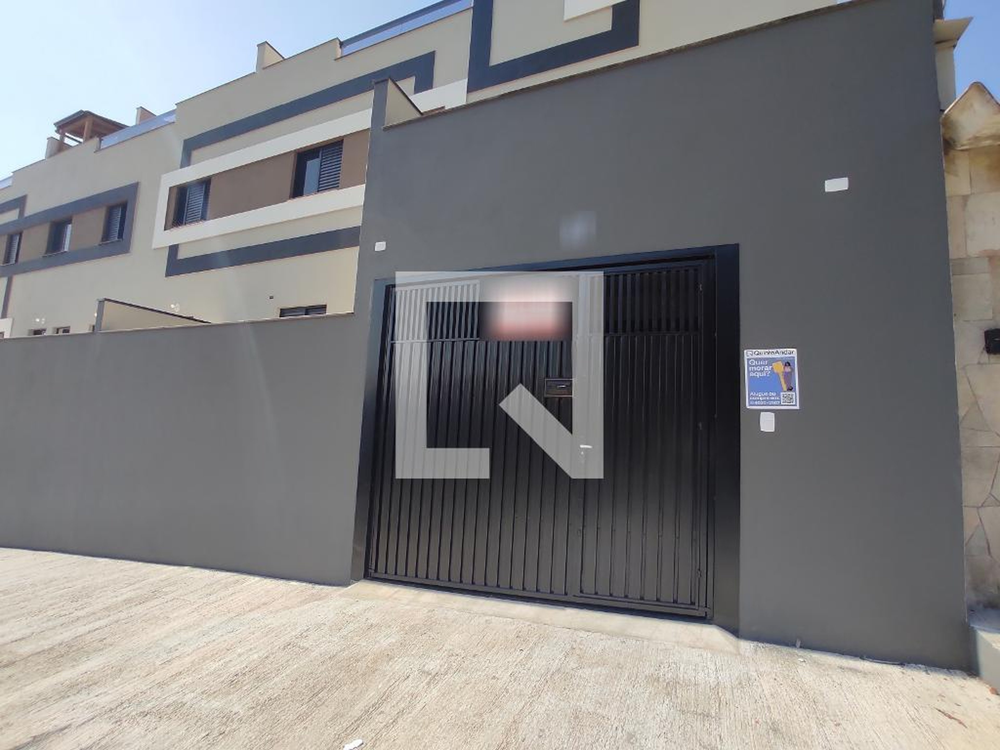 Fachada Condomínio em Rua Francisco Ferreira, 217