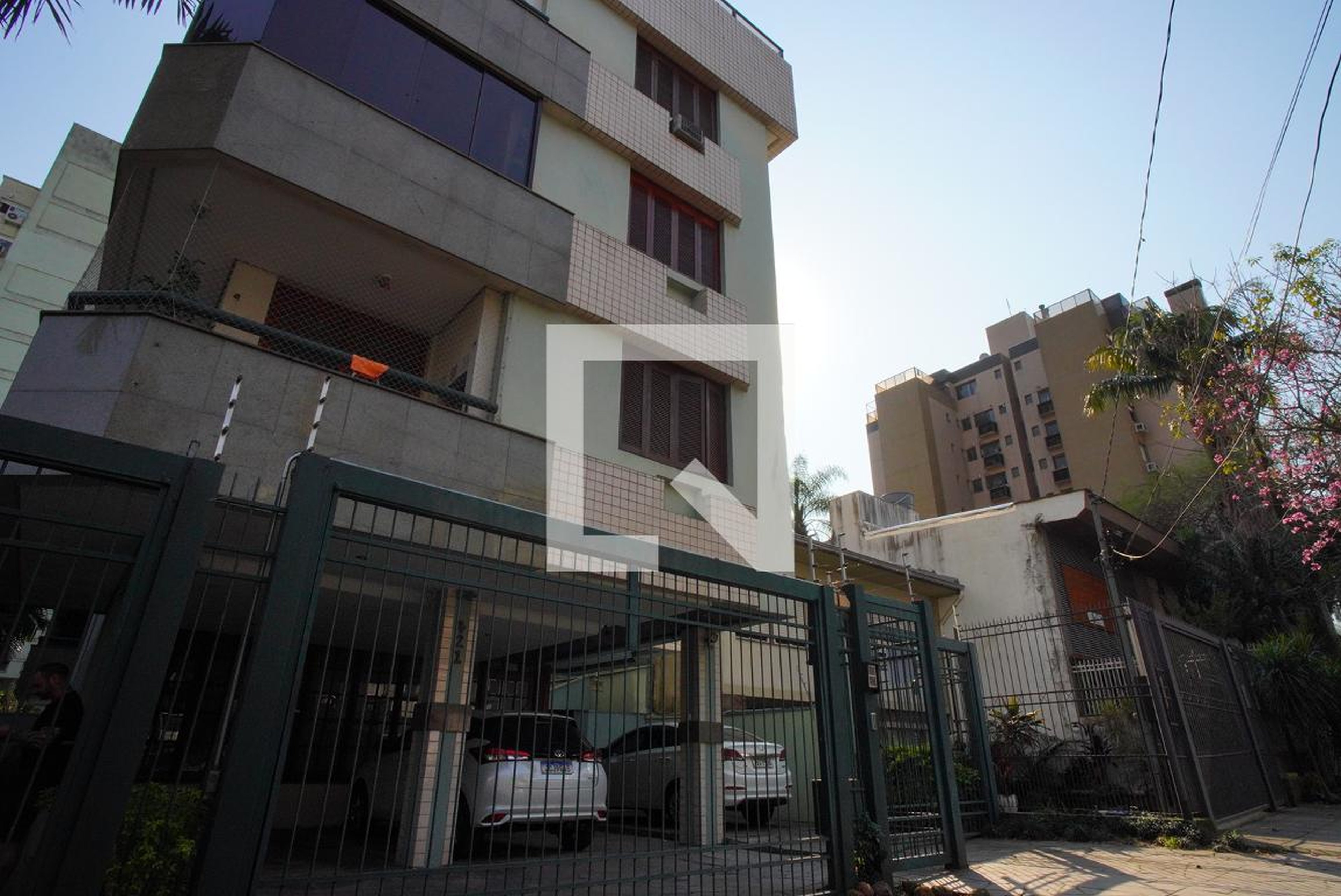 Fachada Condomínio em Rua Eça de Queiroz, 421