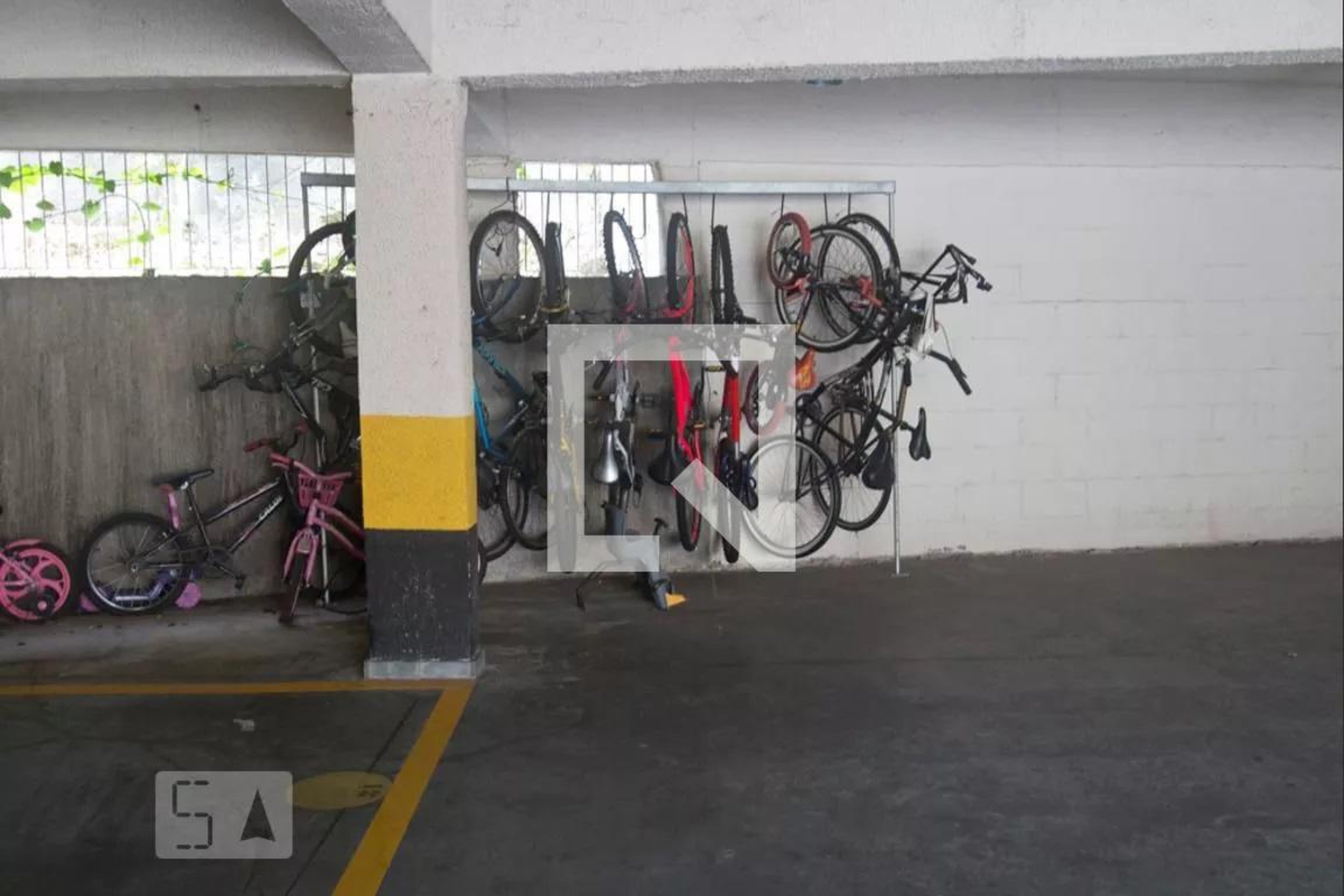 Bicicletário - Ed. Residencial San Cristovan