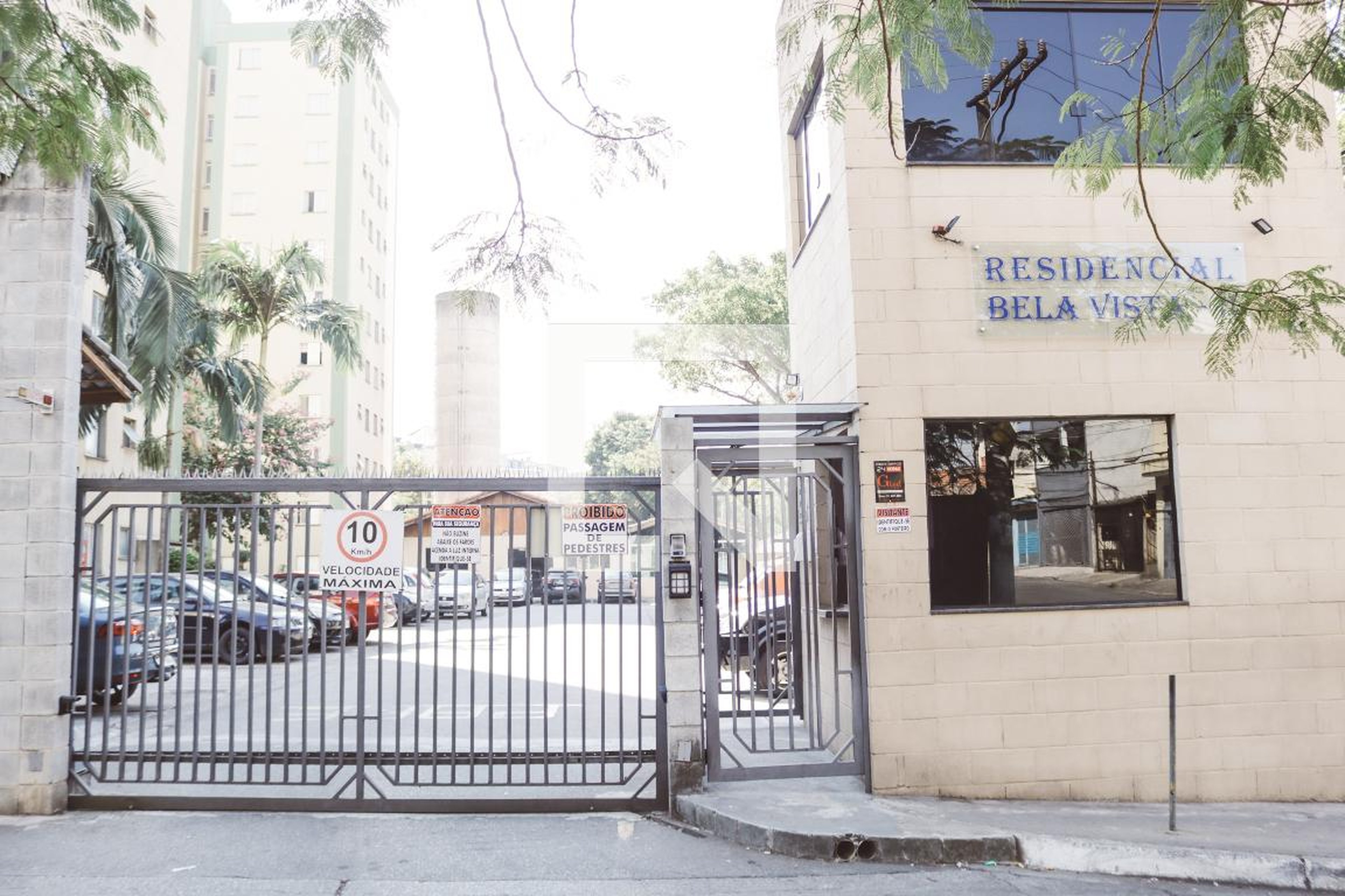 Fachada do Prédio Condomínio em Rua Jornalista Octávio Ribeiro - Pena Branca, 11