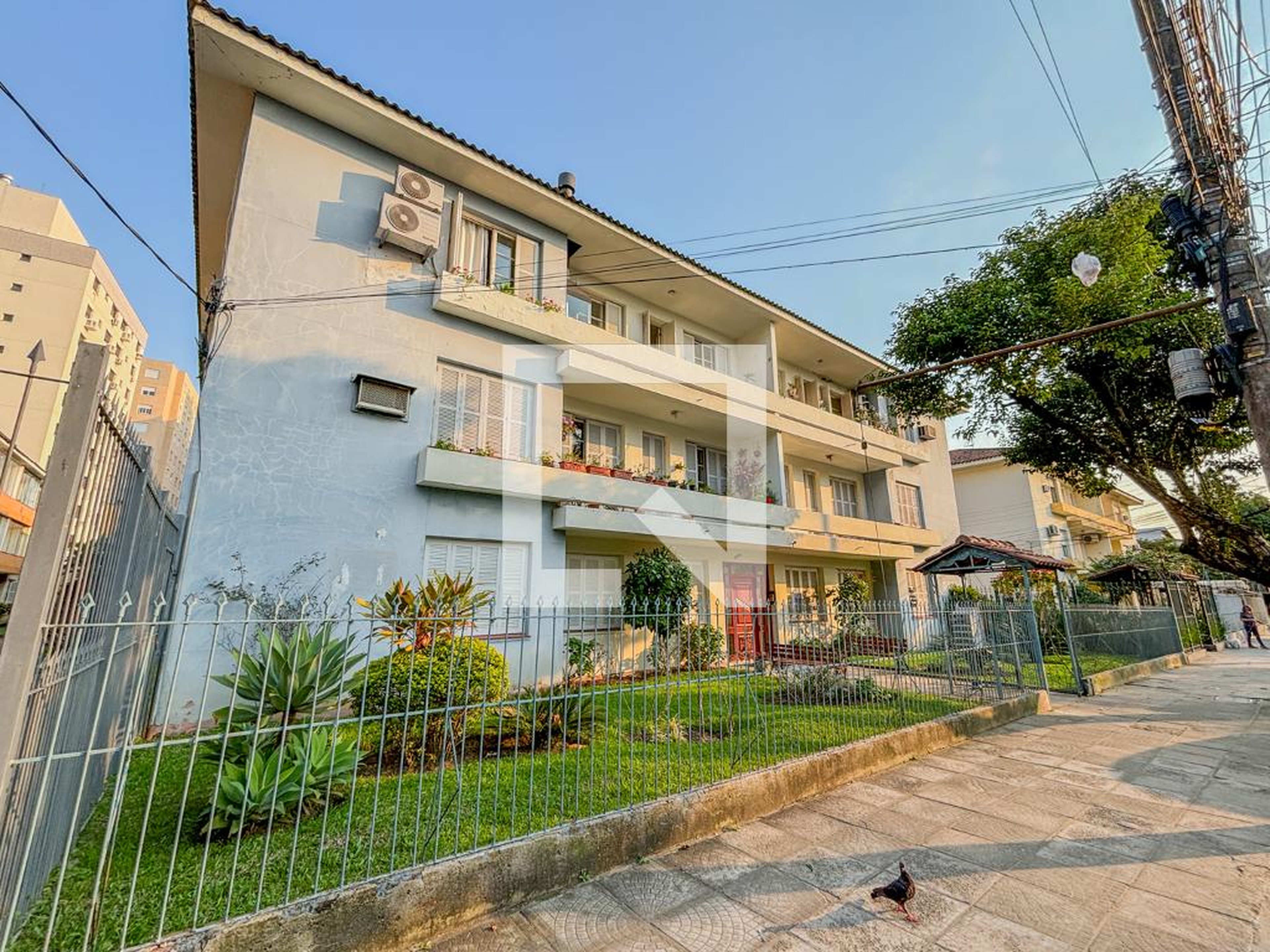 Fachada Condomínio em Rua Barbedo, 629